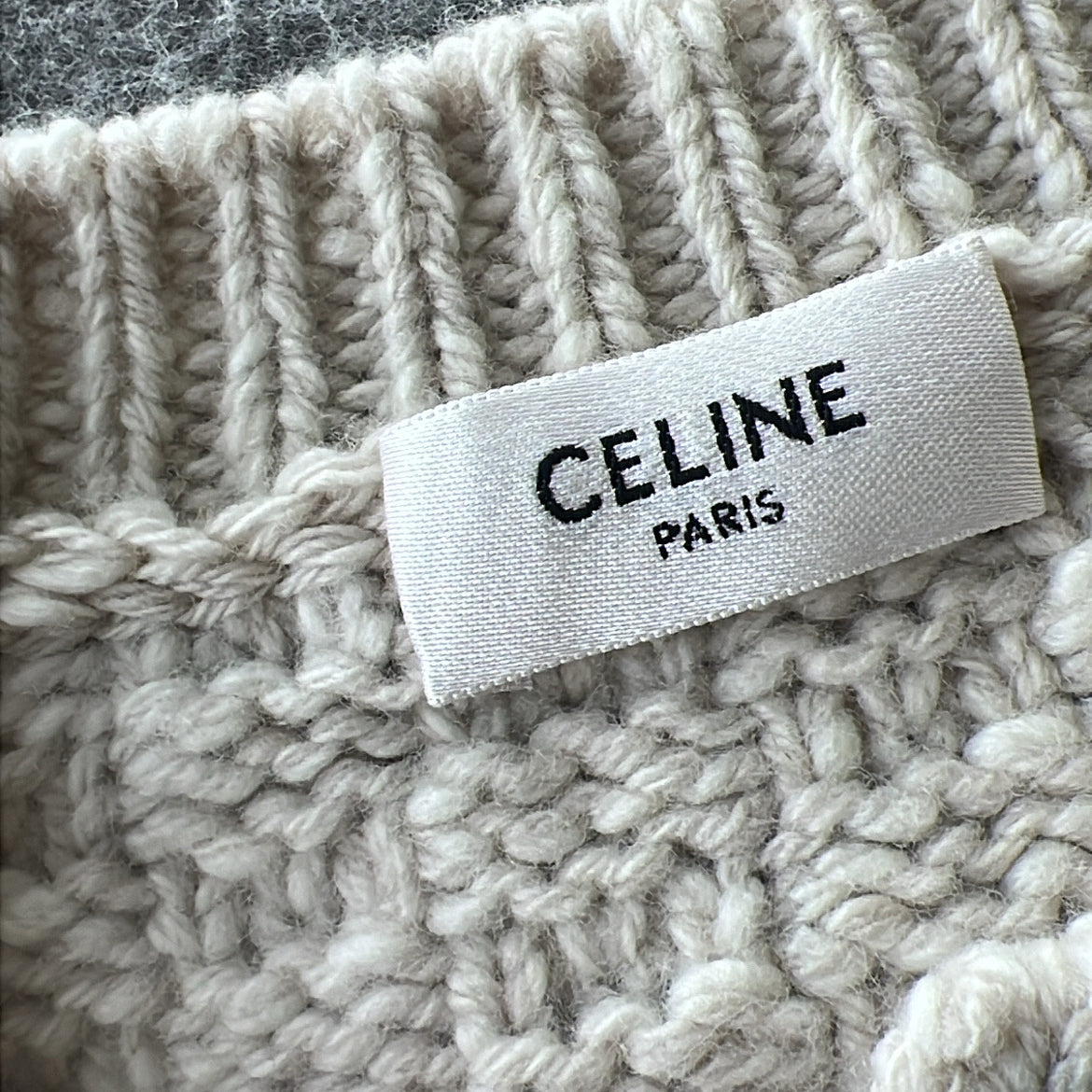 Celine Triomphe Crew Neck Aran Wool Sweater in Off-White , size Medium