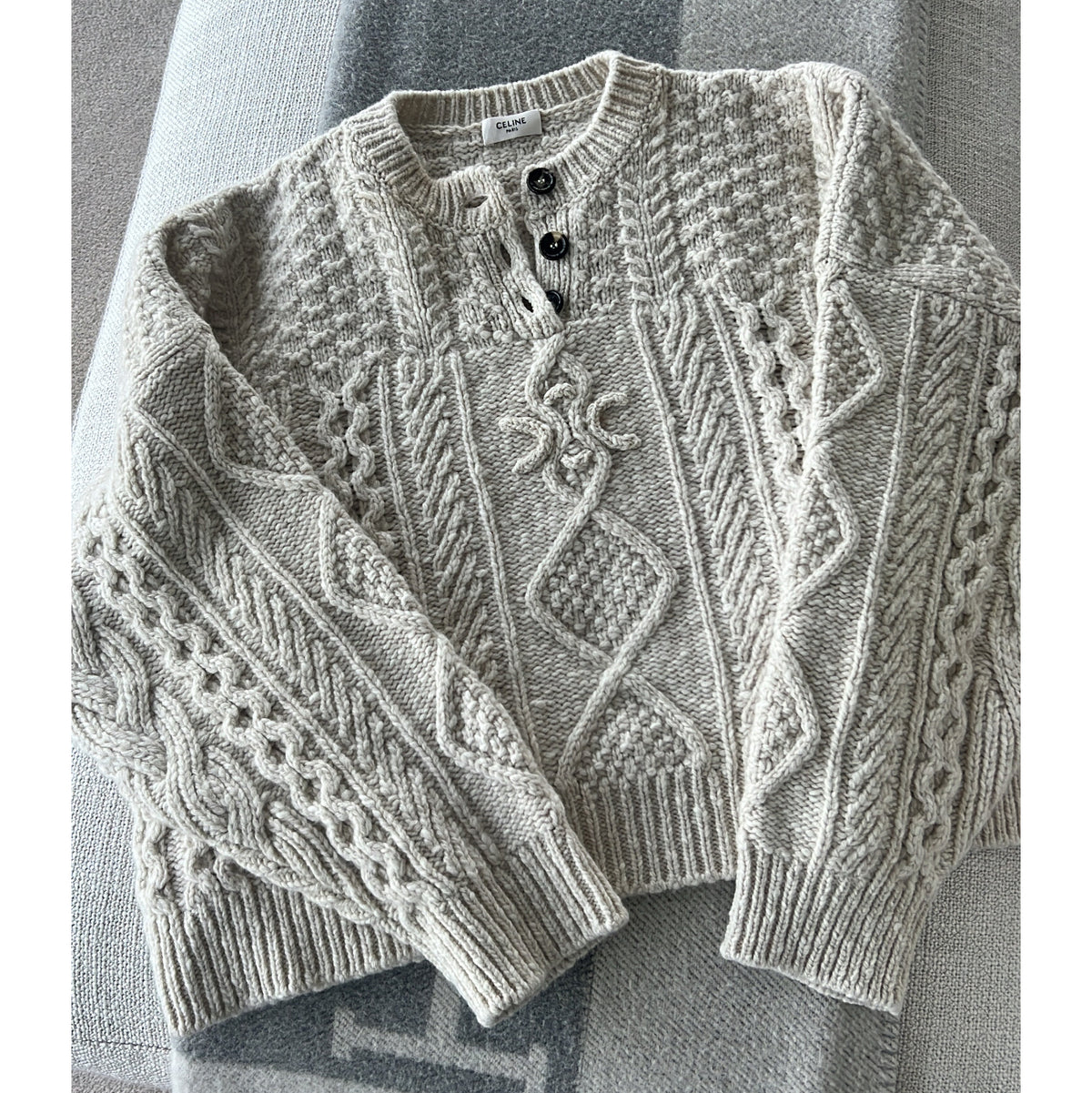 Celine Triomphe Crew Neck Aran Wool Sweater in Off-White , size Medium
