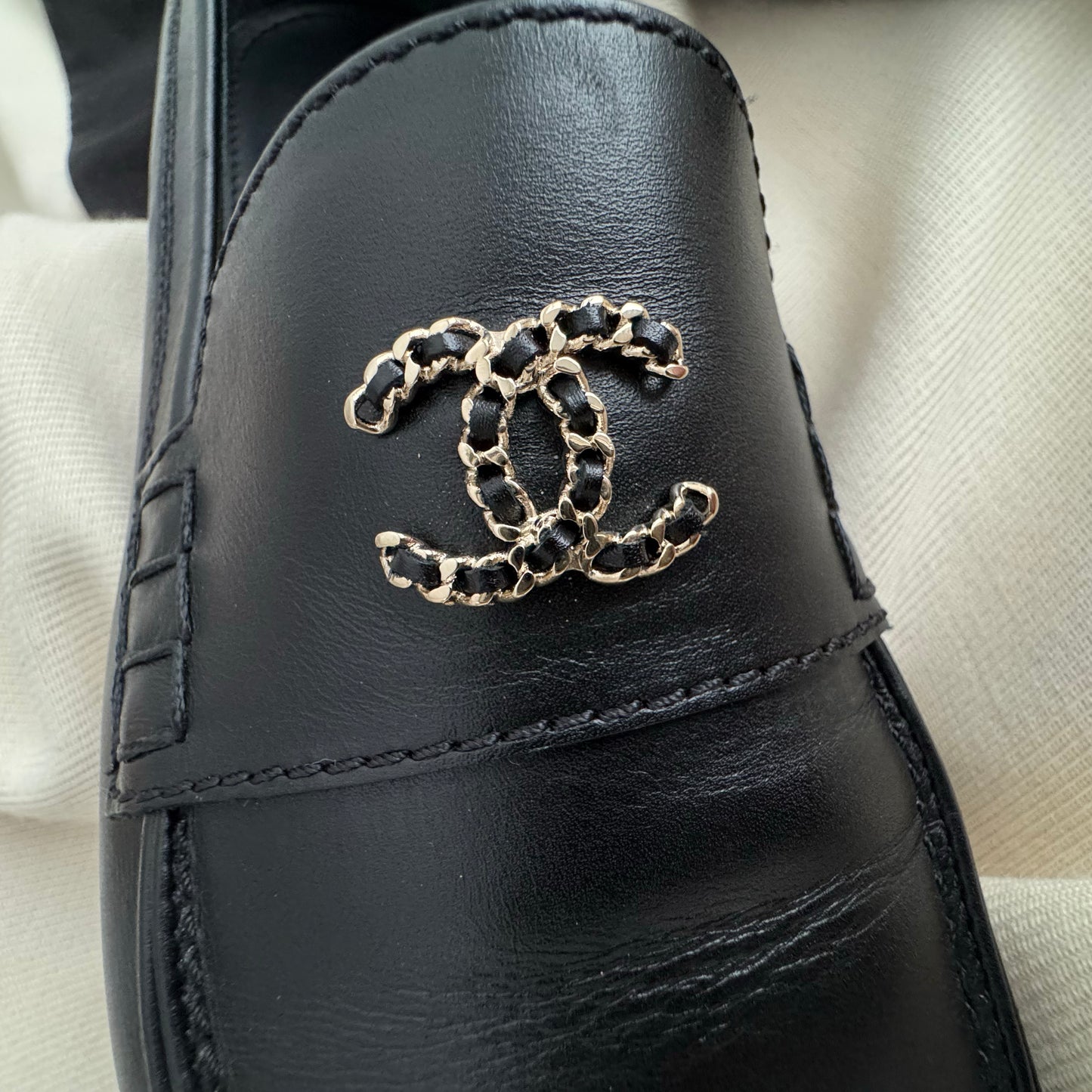 Chanel CC Chain Moccasin Loafers in Black, size 38