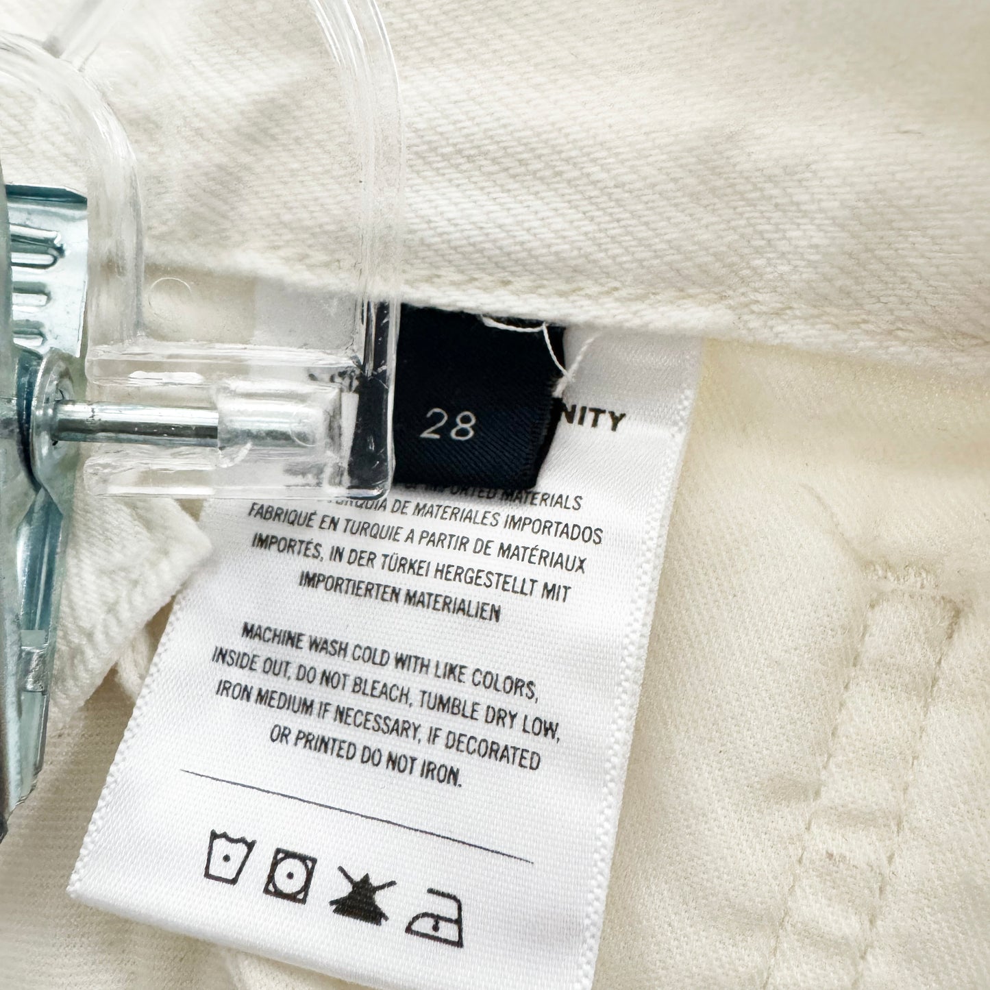 Citizens of Humanity "Camilla" Shorts in White, size 28