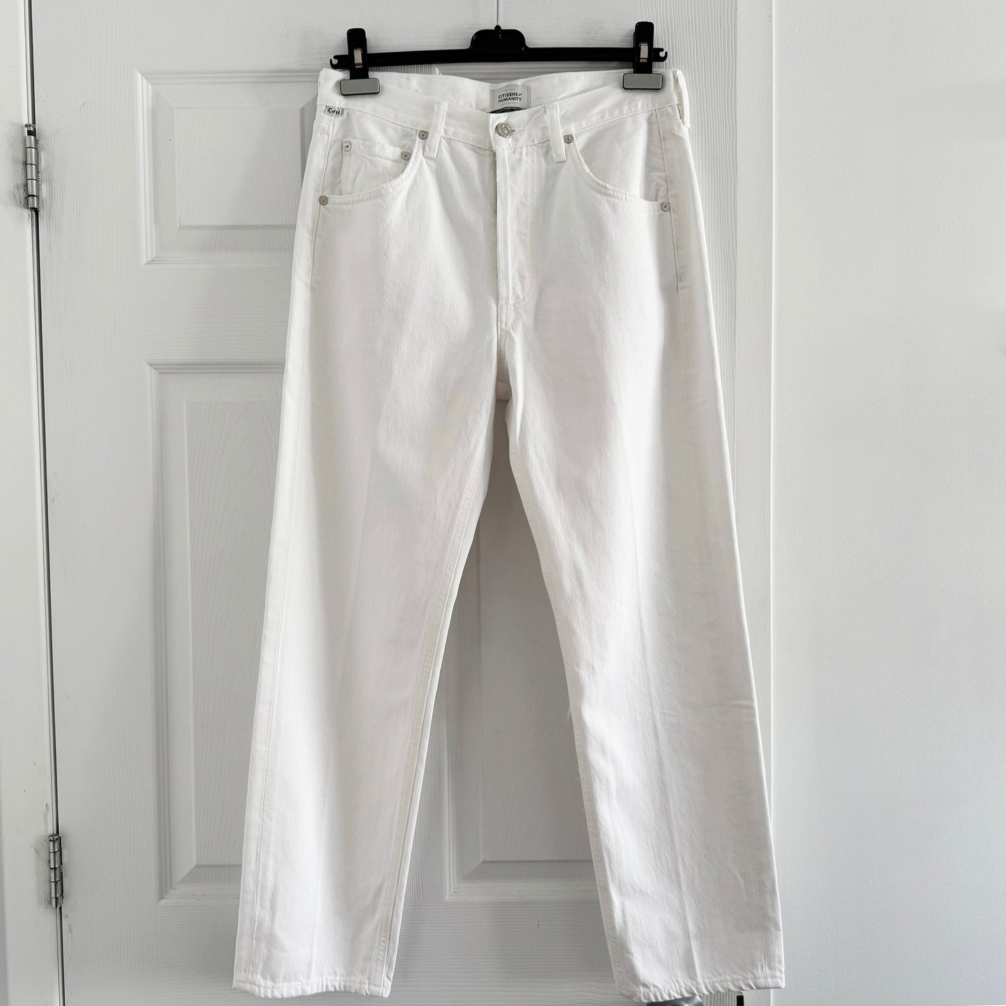Citizens of Humanity "Winslow" Straight Leg Jeans in White, size 26