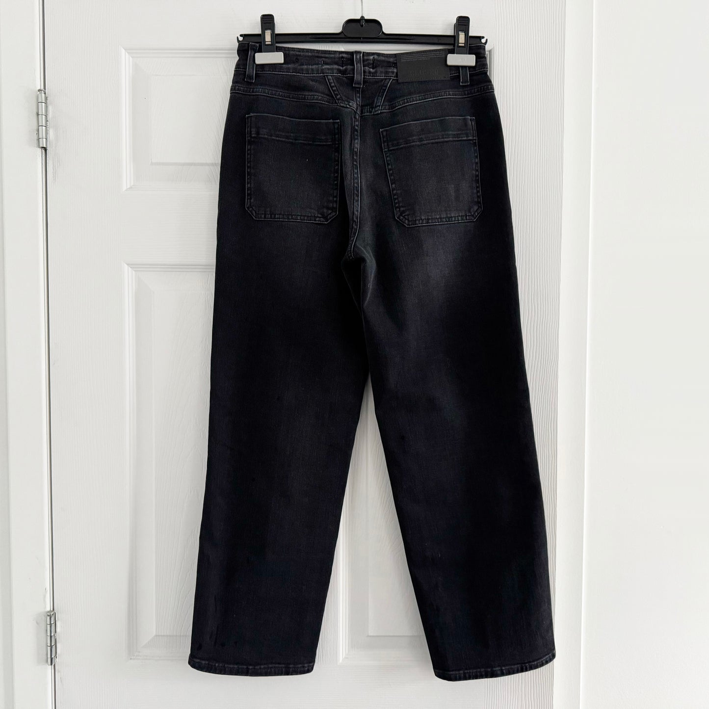 Closed Official "Abe" Jeans in Anthracite, size 26