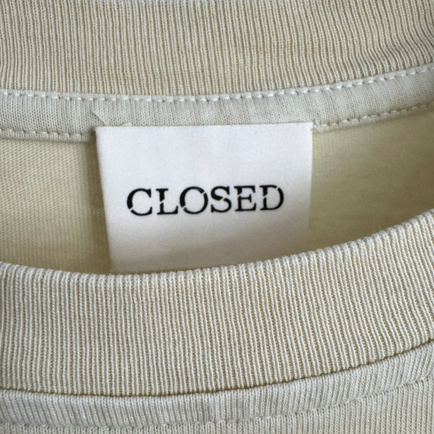 Closed Official Oversize Cropped Tee Shirt in Pale Yellow, size XS