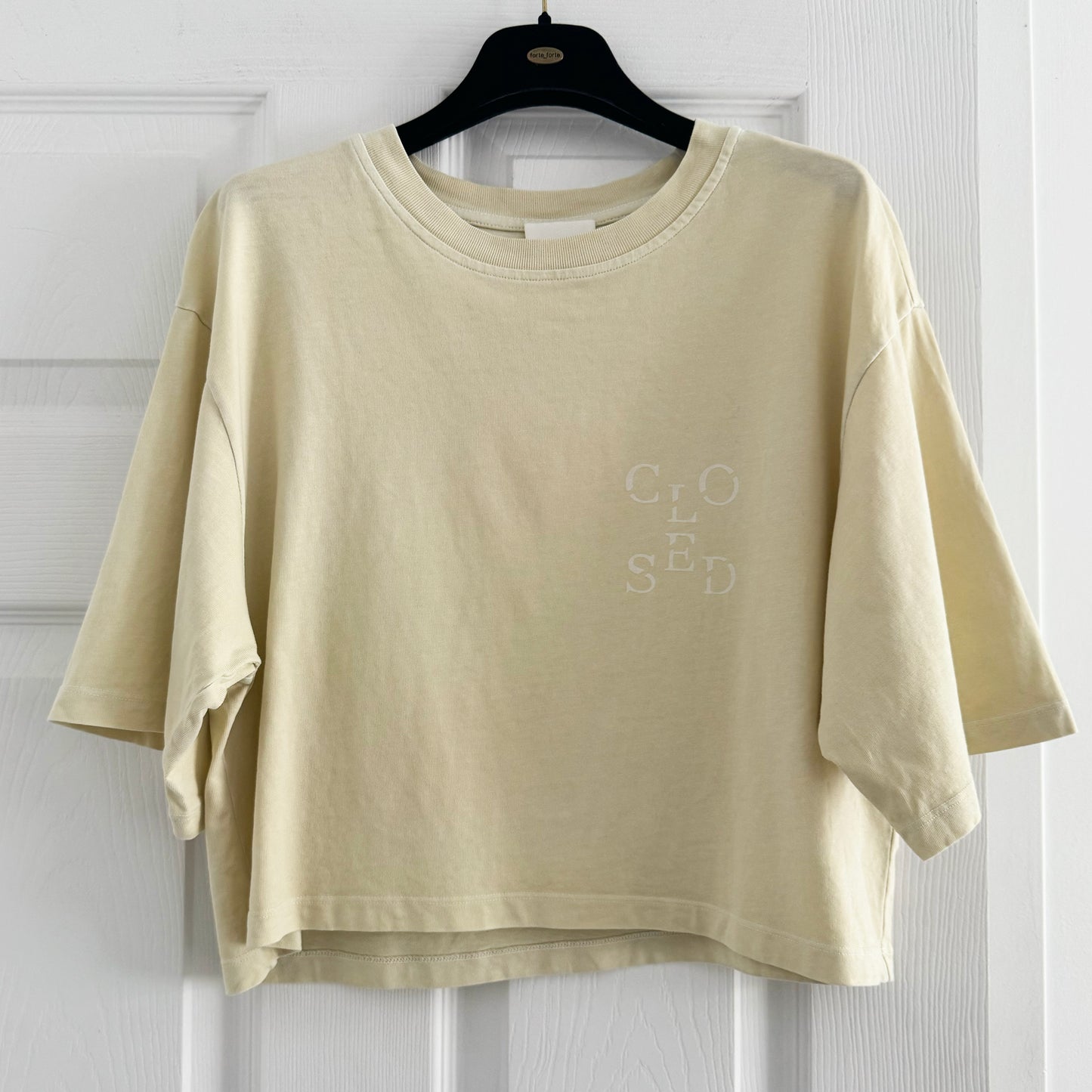 Closed Official Oversize Cropped Tee Shirt in Pale Yellow, size XS