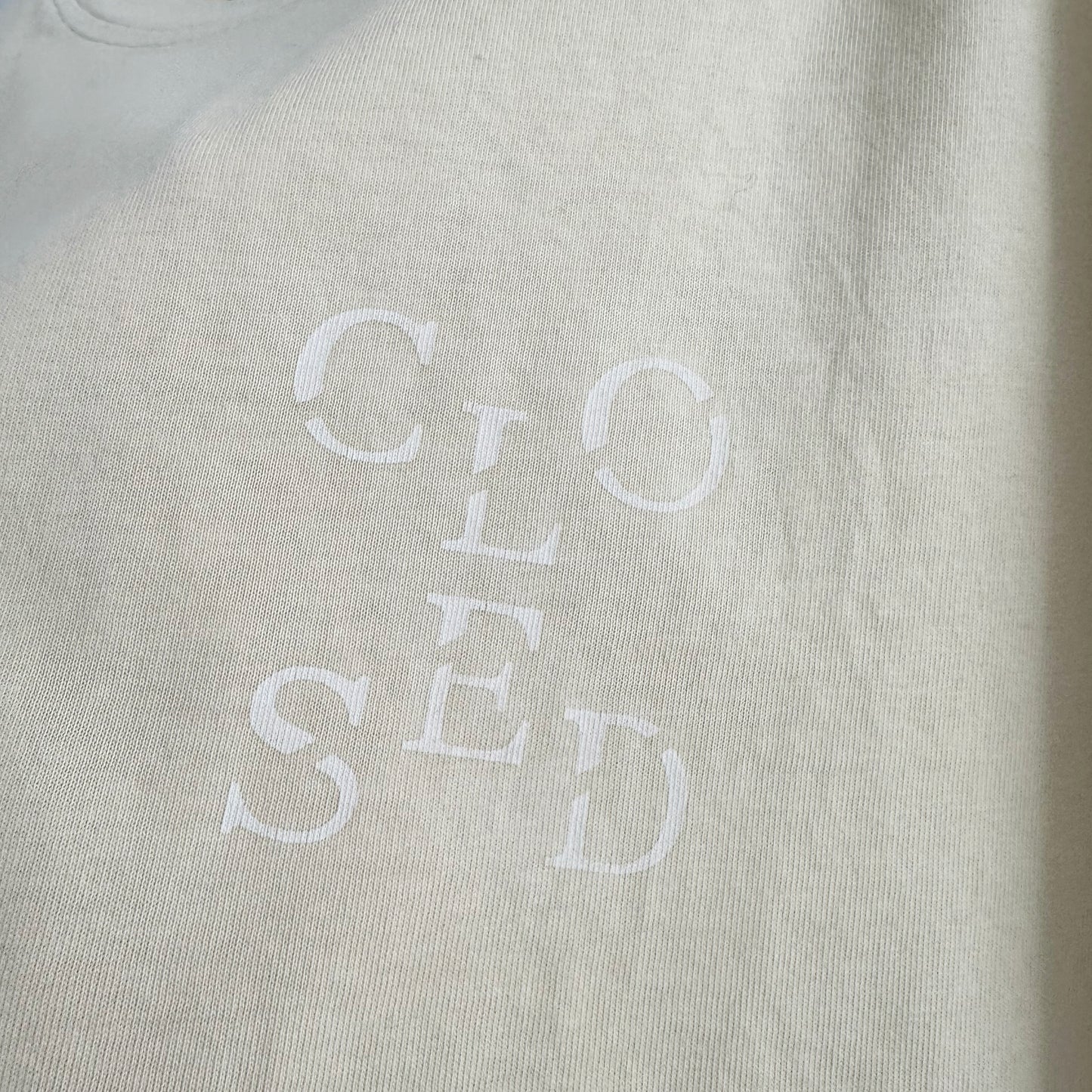Closed Official Oversize Cropped Tee Shirt in Pale Yellow, size XS