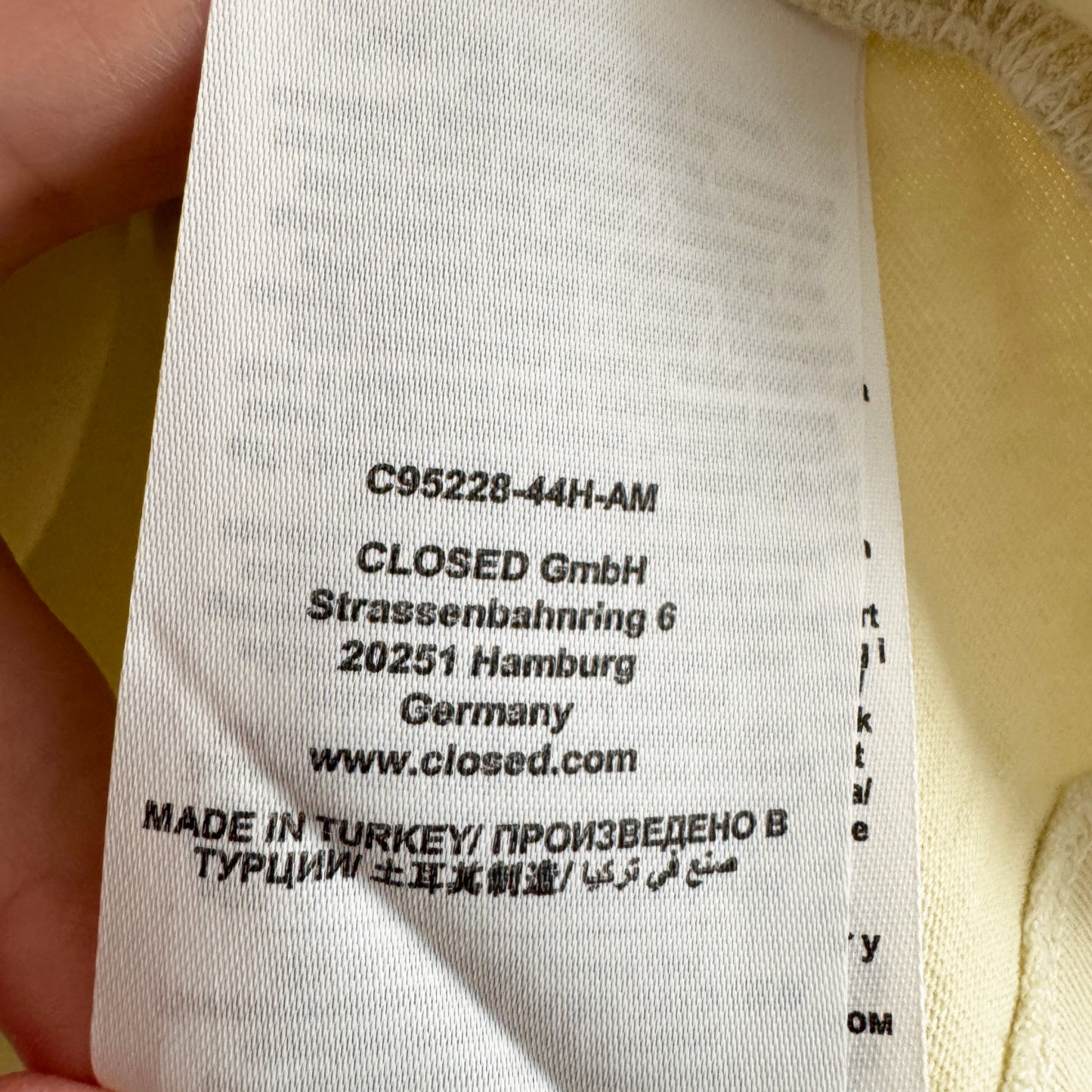 Closed Official Oversize Cropped Tee Shirt in Pale Yellow, size XS