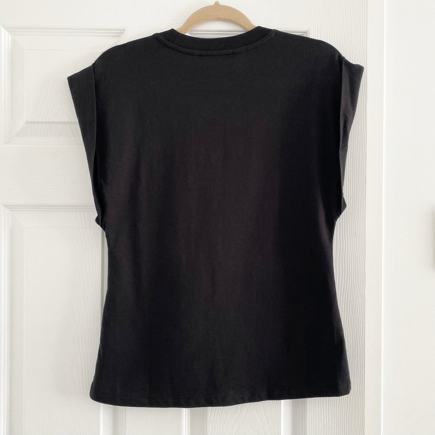 Closed Sleeveless T-Shirt in Black, size Medium