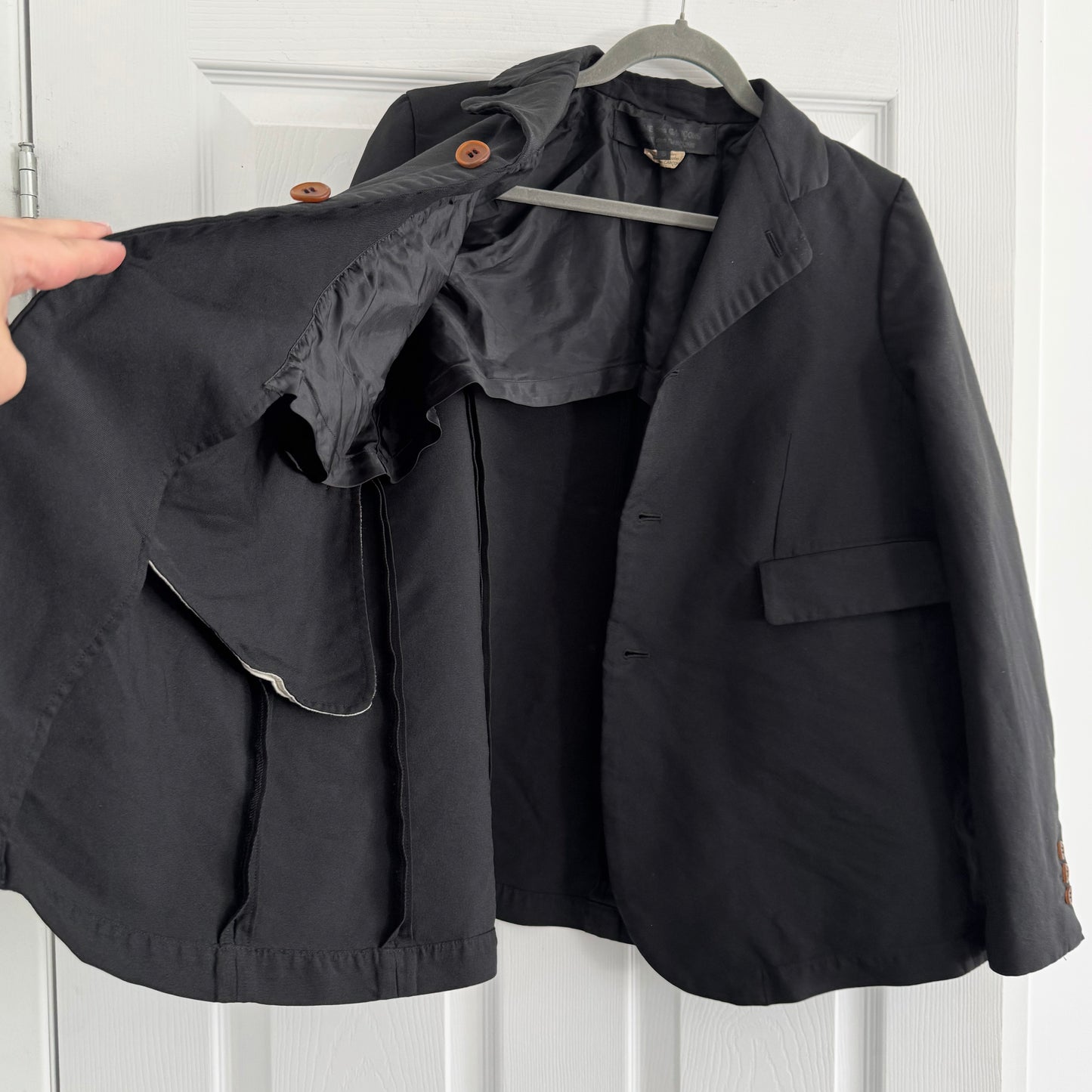 Comme des Garcons Crinkled 3 Button Flared Blazer in Black, size Small