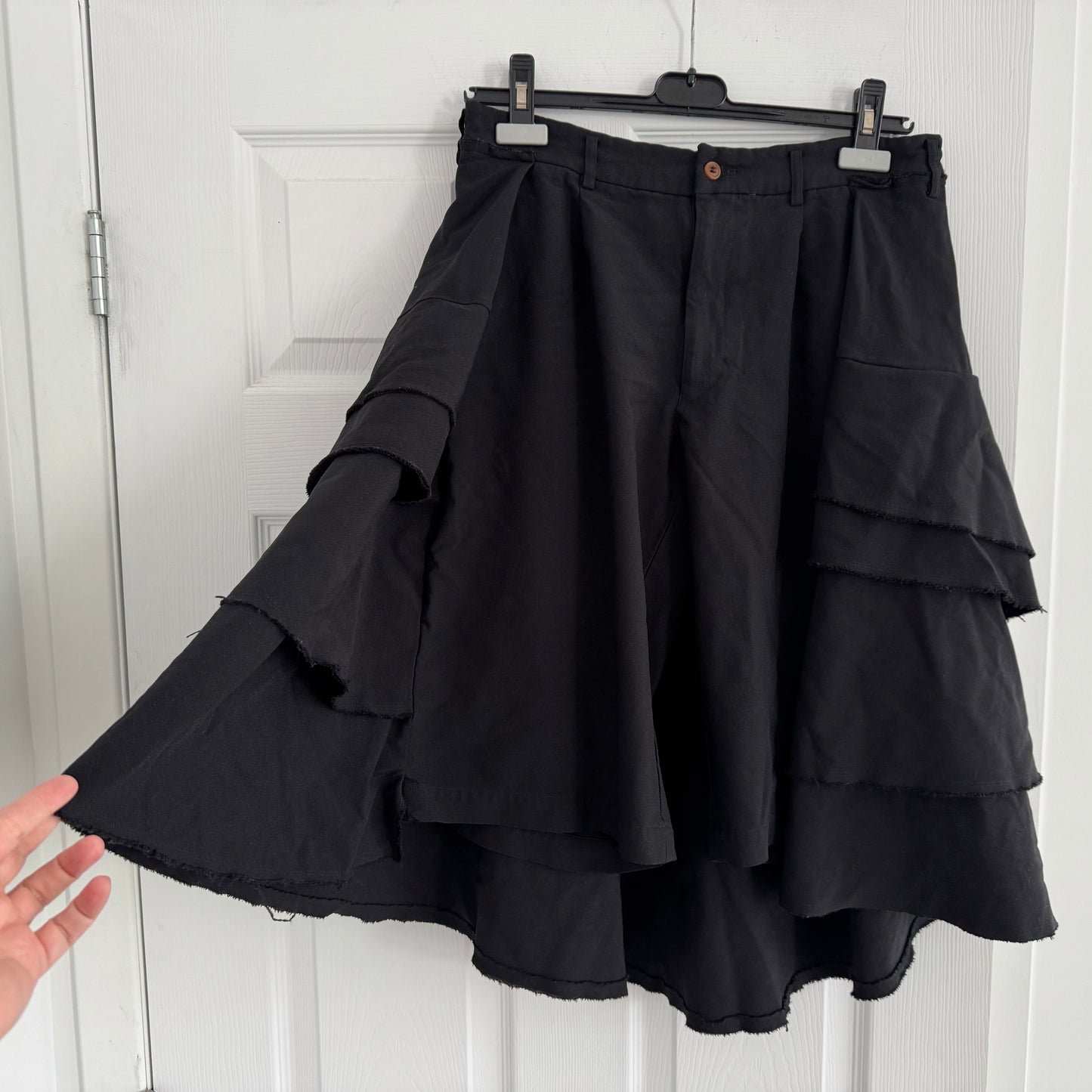 Comme Des Garcons Ruffle Skirt Shorts, size Medium (fits like a size small)