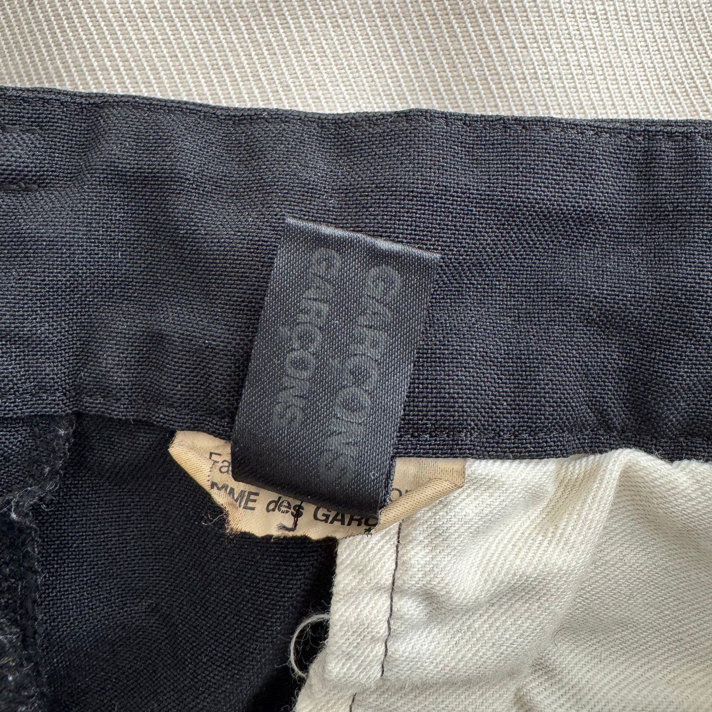 Comme des Garcons Crinkled Pants in Black, size Small