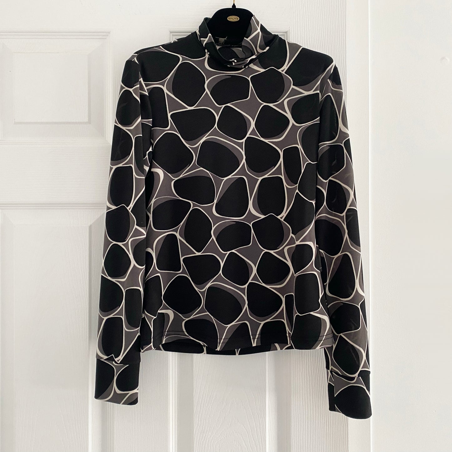 Comrags Printed Jersey Turtleneck, size XS/S?