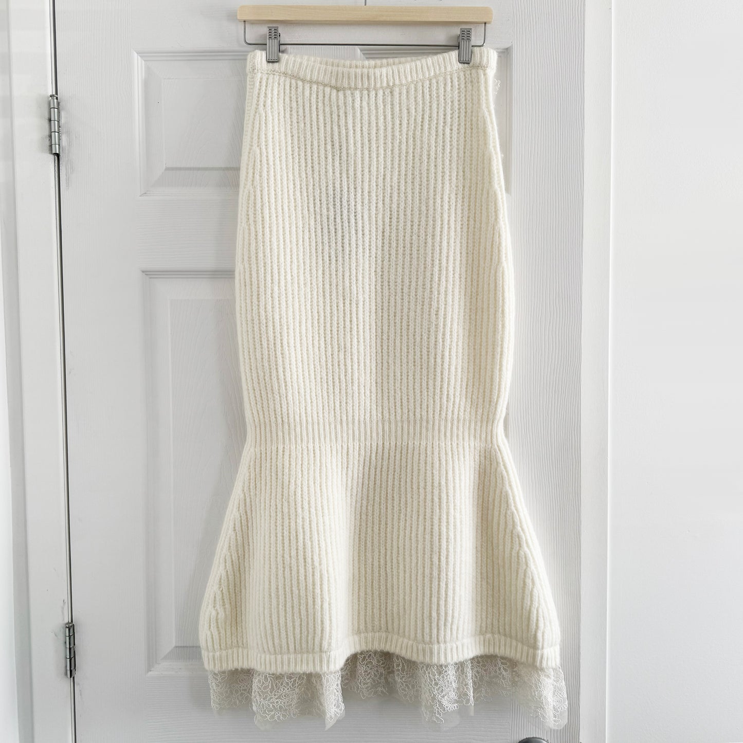 Contessa Mills "Wildes" Soft Warm Lace-Trimmed Wool Knit Skirt in Ivory, size Small