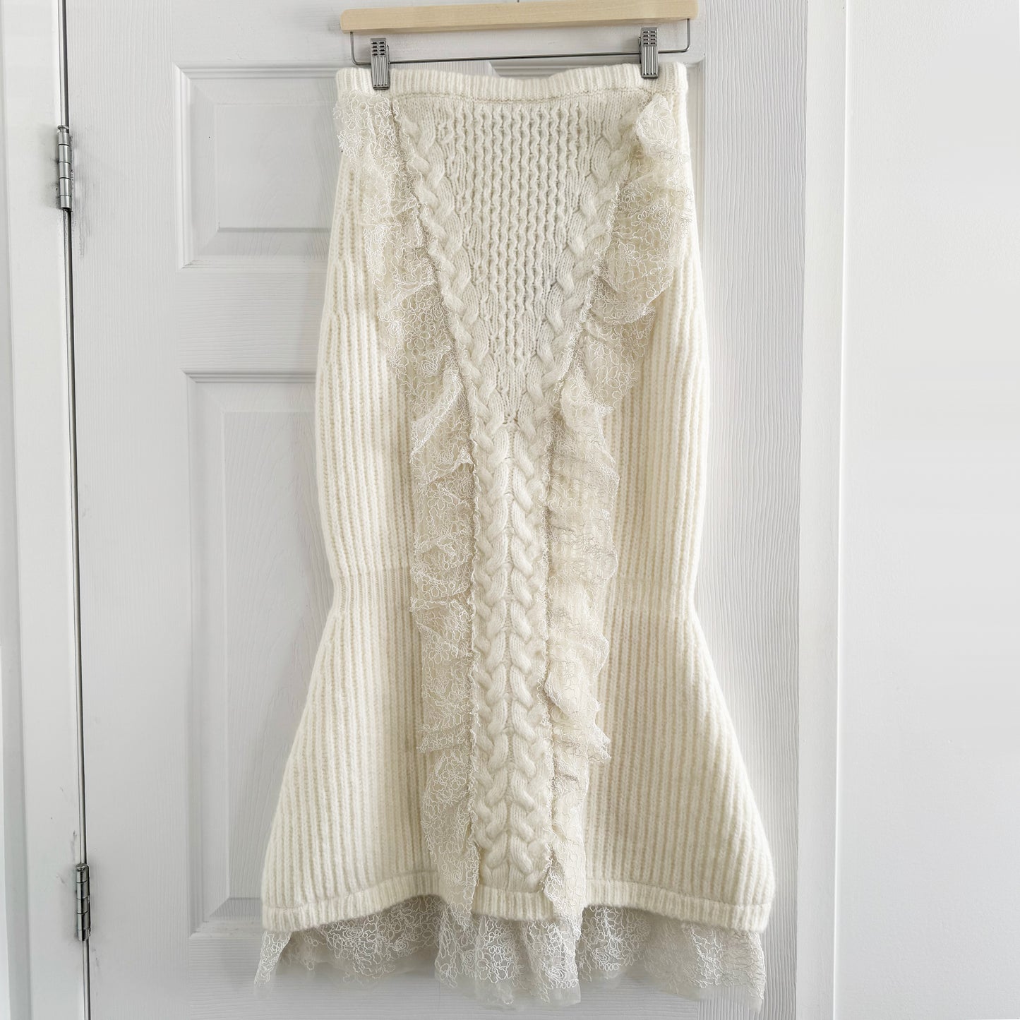 Contessa Mills "Wildes" Soft Warm Lace-Trimmed Wool Knit Skirt in Ivory, size Small