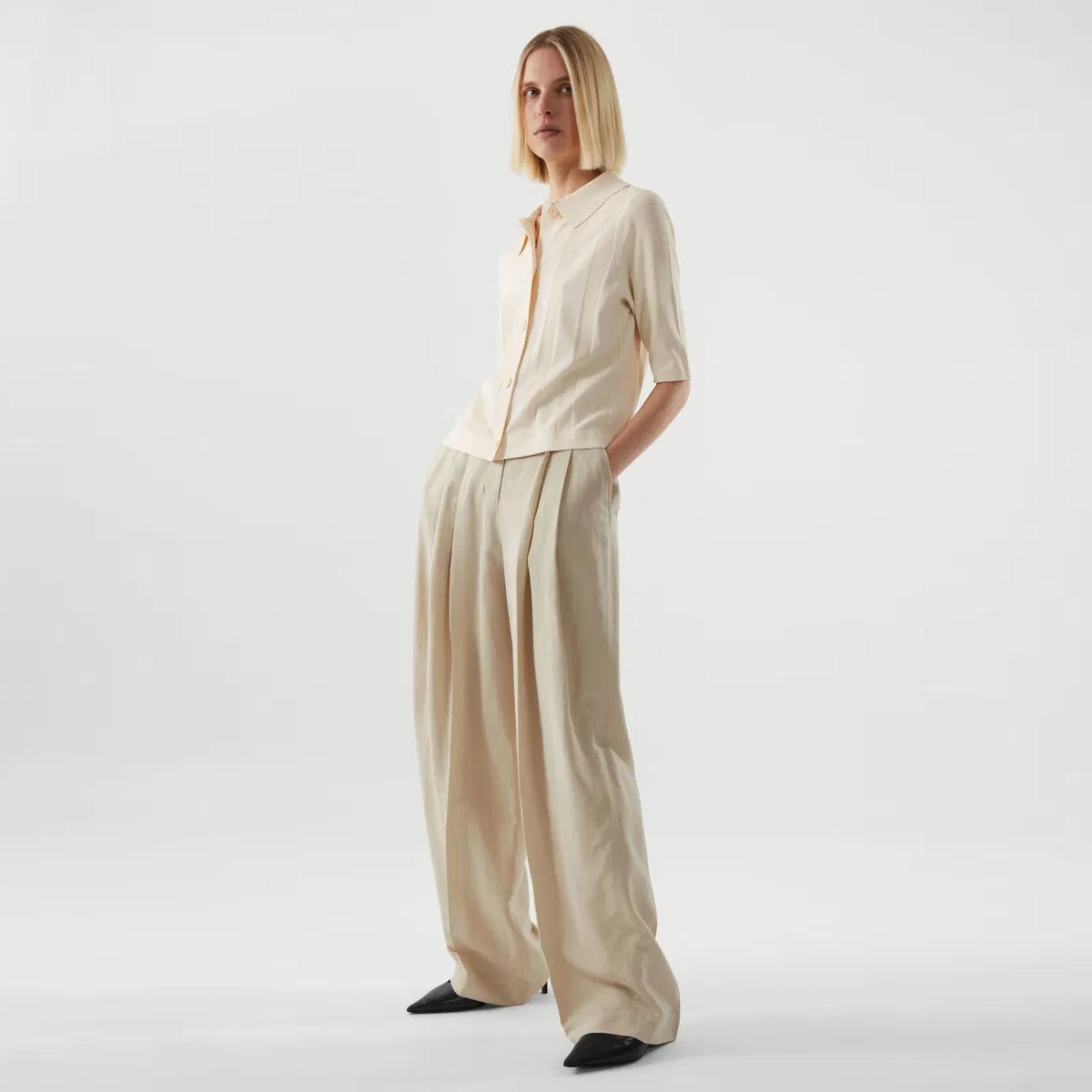COS Pleated Linen Pants in Beige, size 2