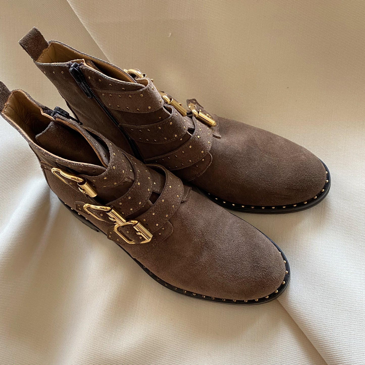 Bottes cloutées en daim taupe Daniel « Nibble », taille 7