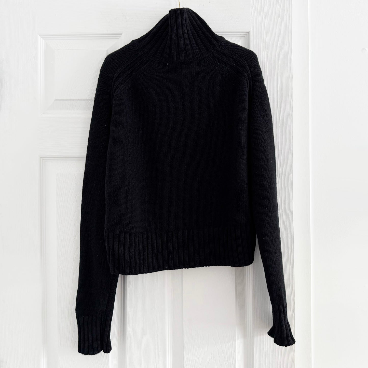 & Daughter "Fintra" Cropped Turtleneck in Black, size Small