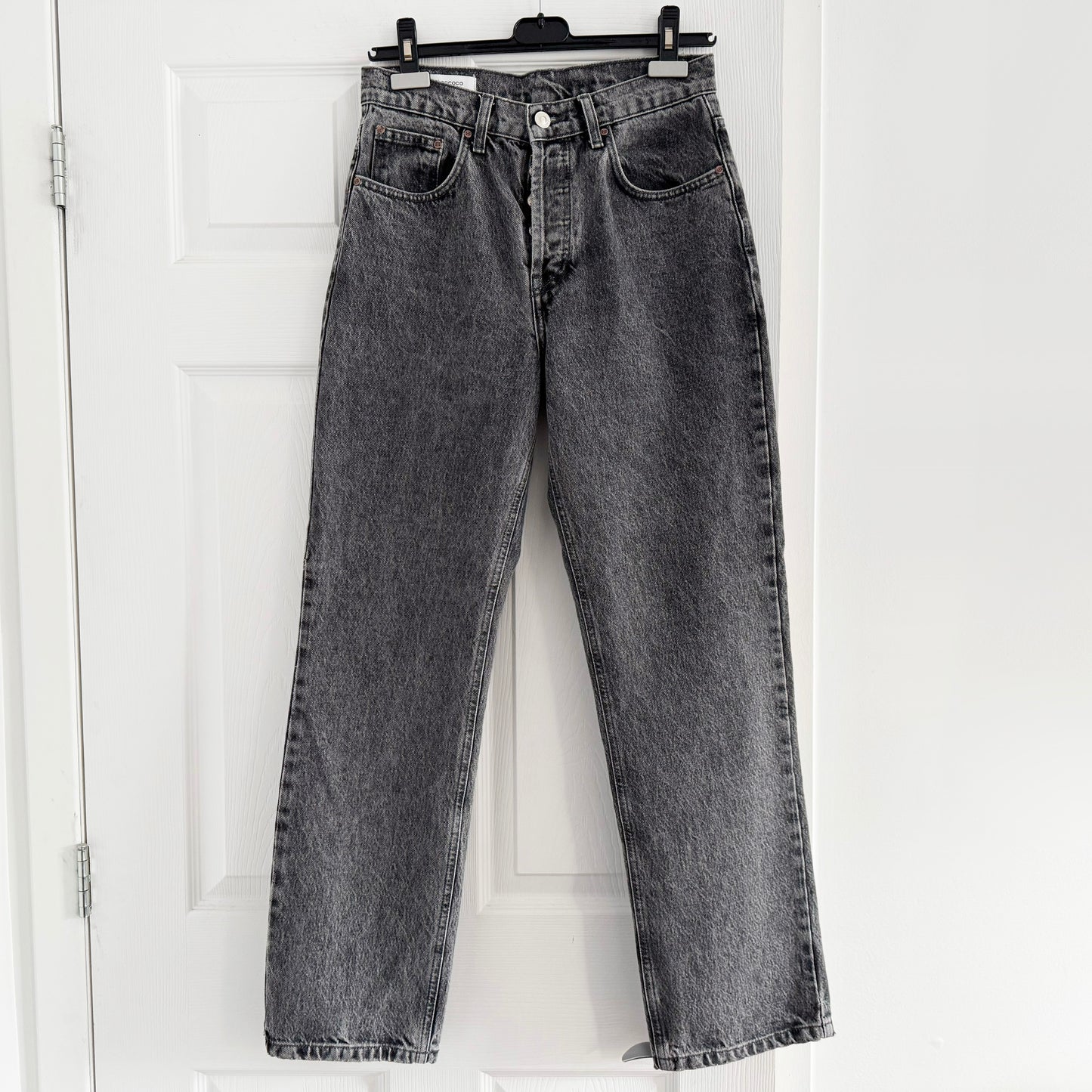 De Rococo "No.6" High Waisted Straight Full Length Denim in Smokey Grey, size 27