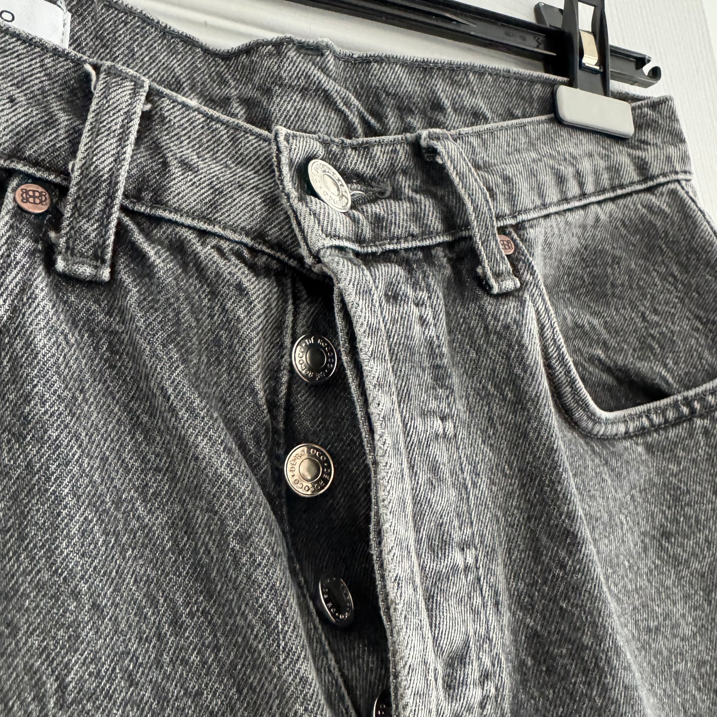 De Rococo "No.6" High Waisted Straight Full Length Denim in Smokey Grey, size 27