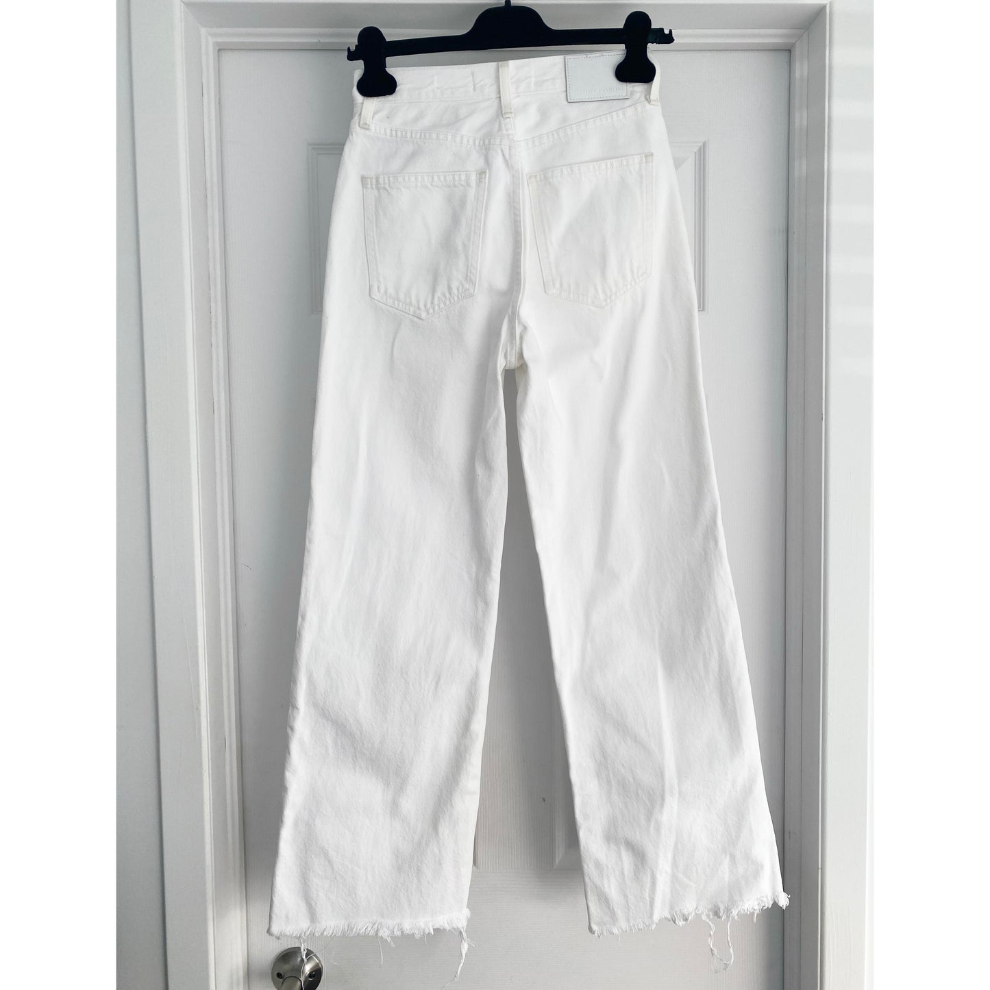 Denim Forum "Farrah" Jeans in White, size 25