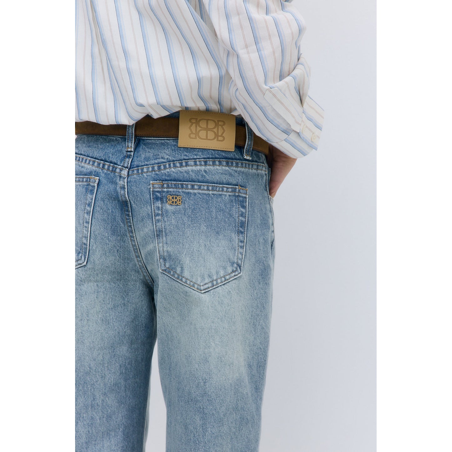 De Rococo "No. 11" Mid Rise Full Length Baggy Denim in Dusty Blue, size 27