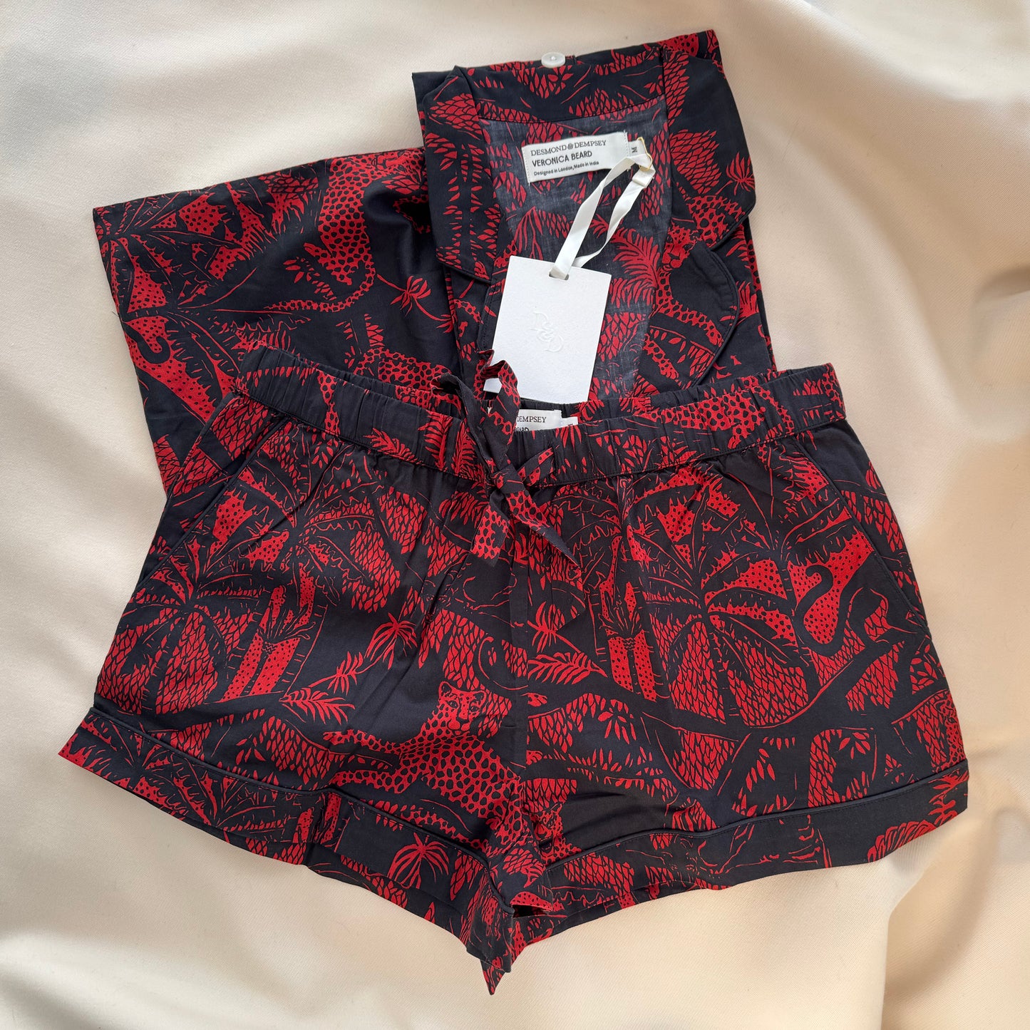Desmond & Dempsey x Veronica Beard Short-Sleeve Cotton Pajama Set in Black/Red, size Medium