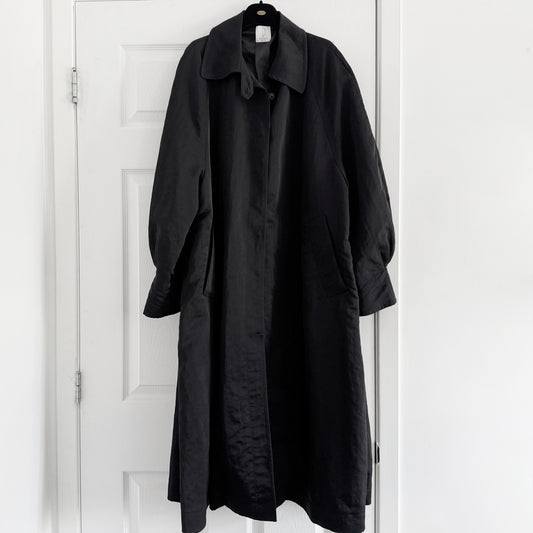 Deveaux "Anya" Oversize Trench Coat in Black, size Small (fits S-L)
