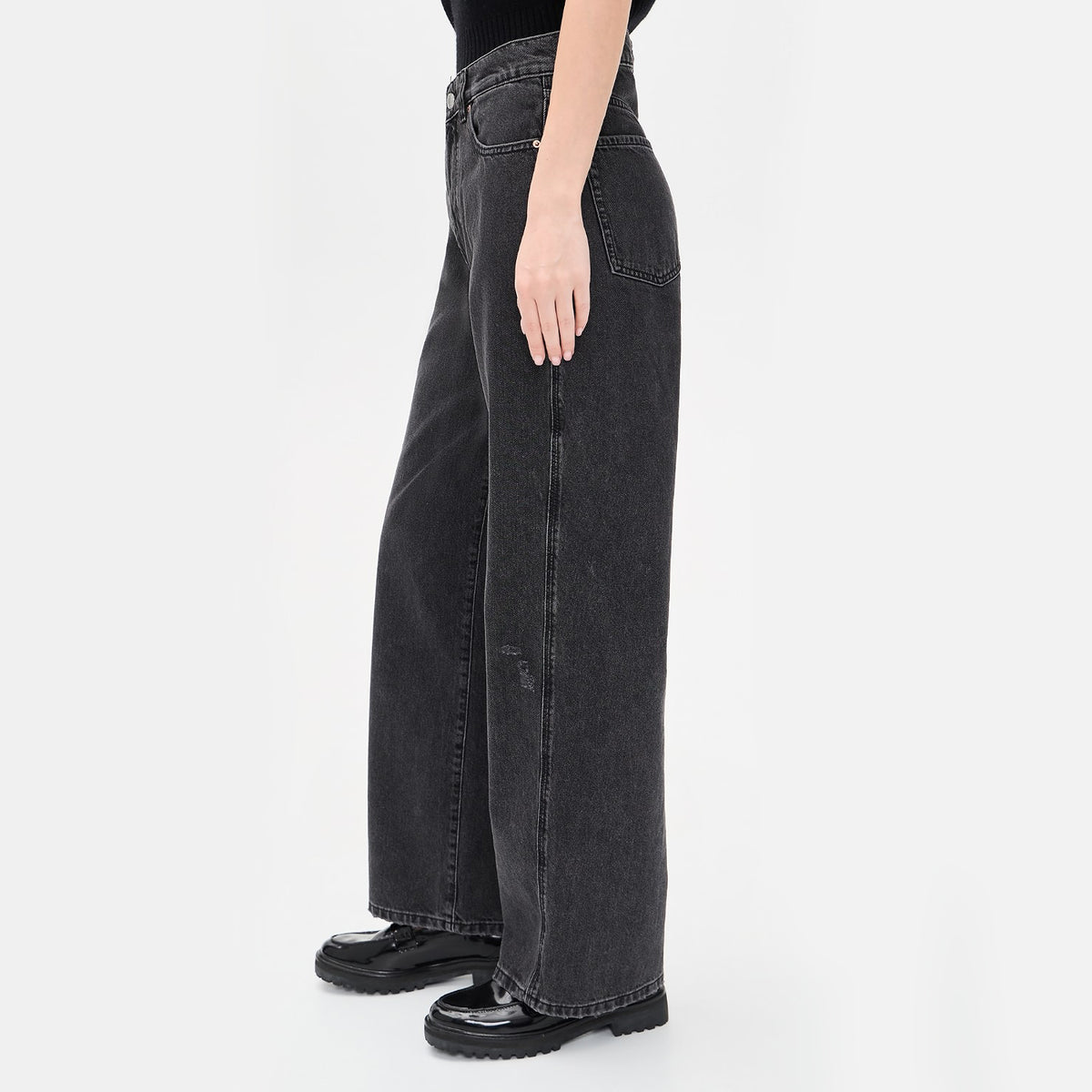 DL1961 "Taylor Relaxed Barrel 31" Jeans in "Nightshade", size 29