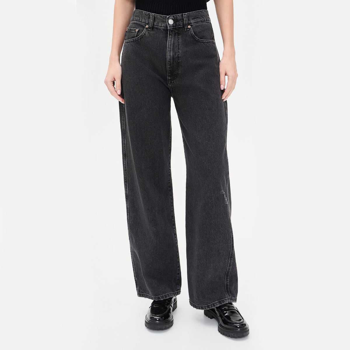 DL1961 "Taylor Relaxed Barrel 31" Jeans in "Nightshade", size 29