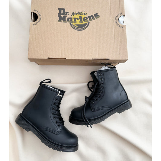 Kids Dr Martens 1460 Boots in Black, size 11