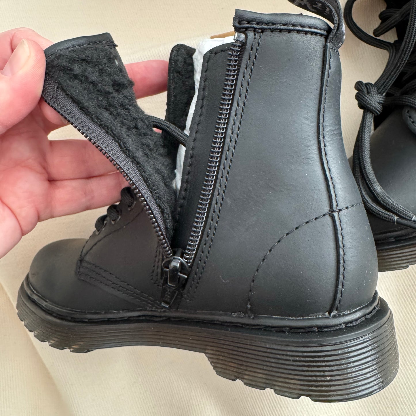 Kids Dr Martens 1460 Boots in Black, size 11