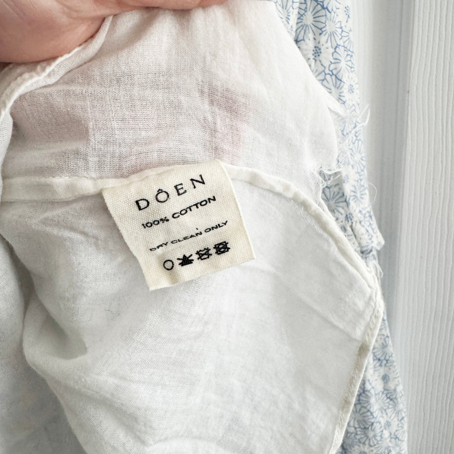 ** KIDS ** Doen Blue/White Floral Cotton Dress, size 10 years