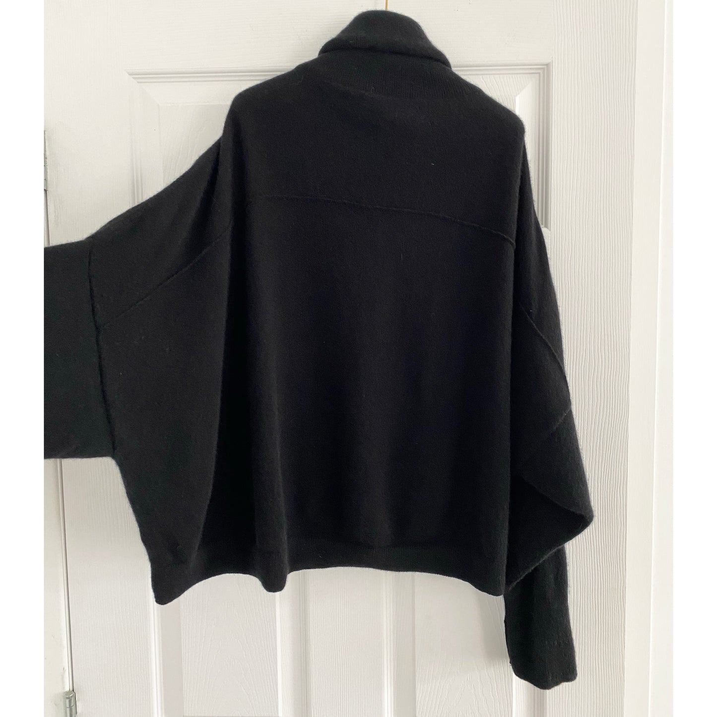 Dusan Boxy Cashmere Turtleneck in Black, size Small (fits roomy)