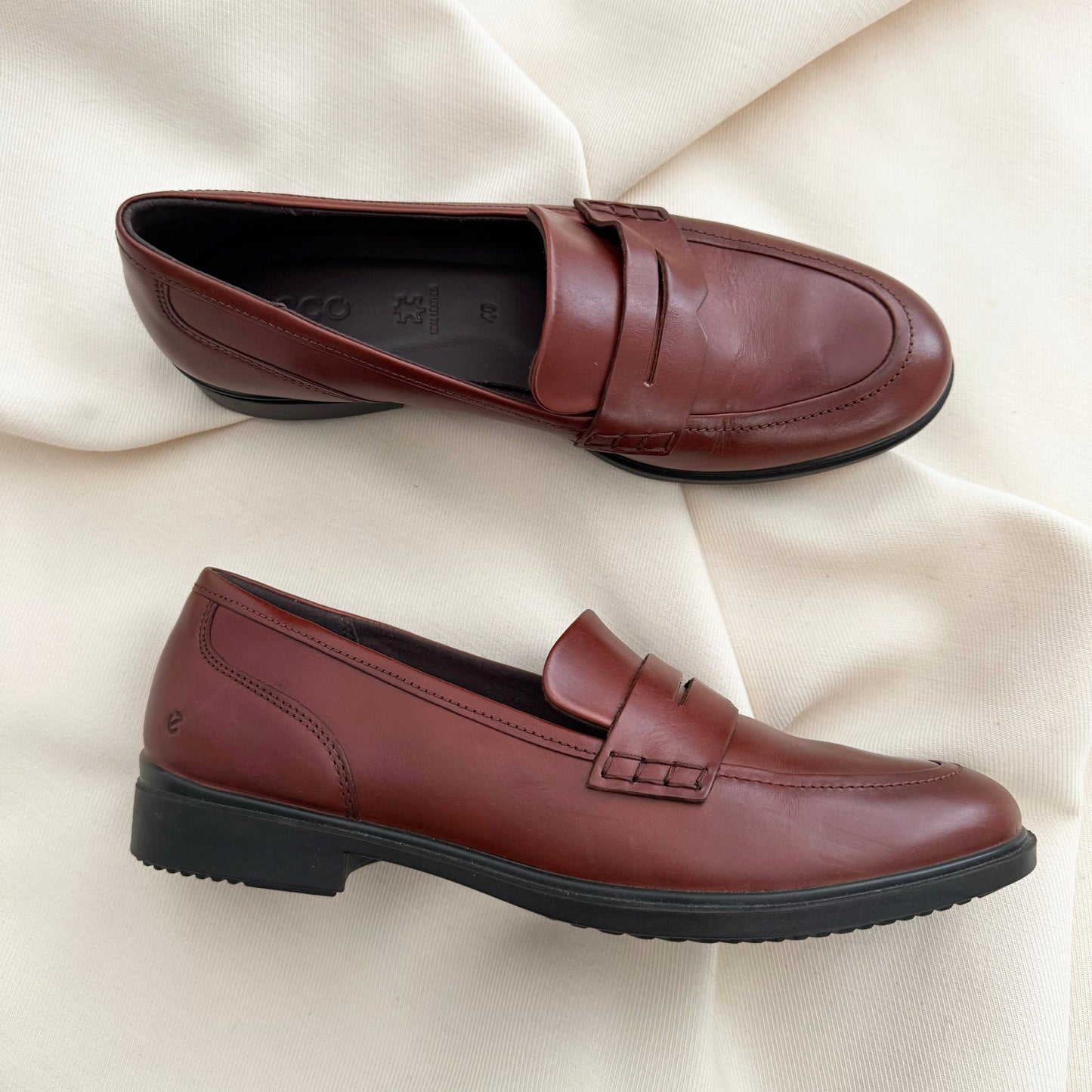 ECCO Brown Loafers, size 40 (fits like 39)