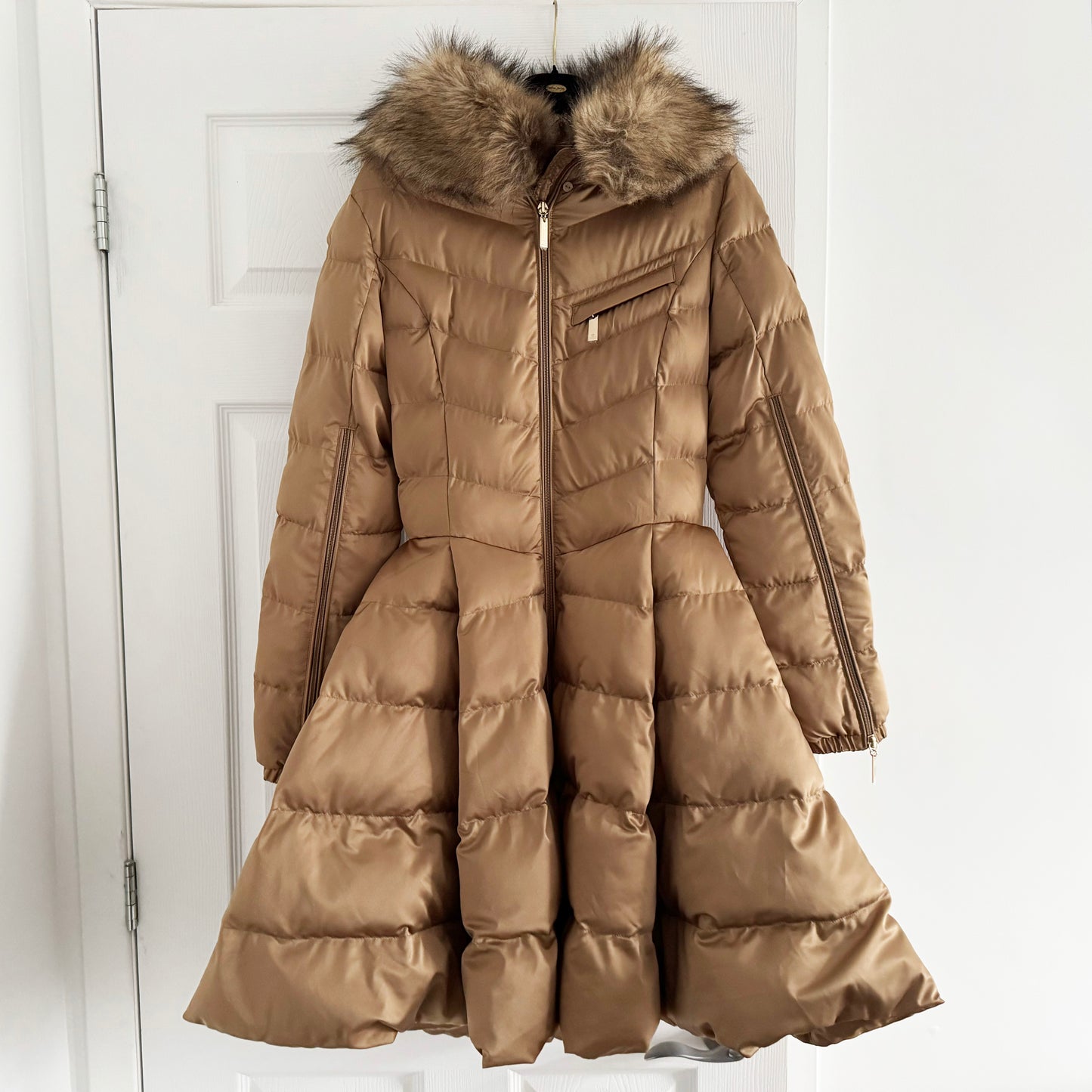 Elizabetta Franchi Flared Skirt Puffer in Beige, size 40IT (fits like size 2)