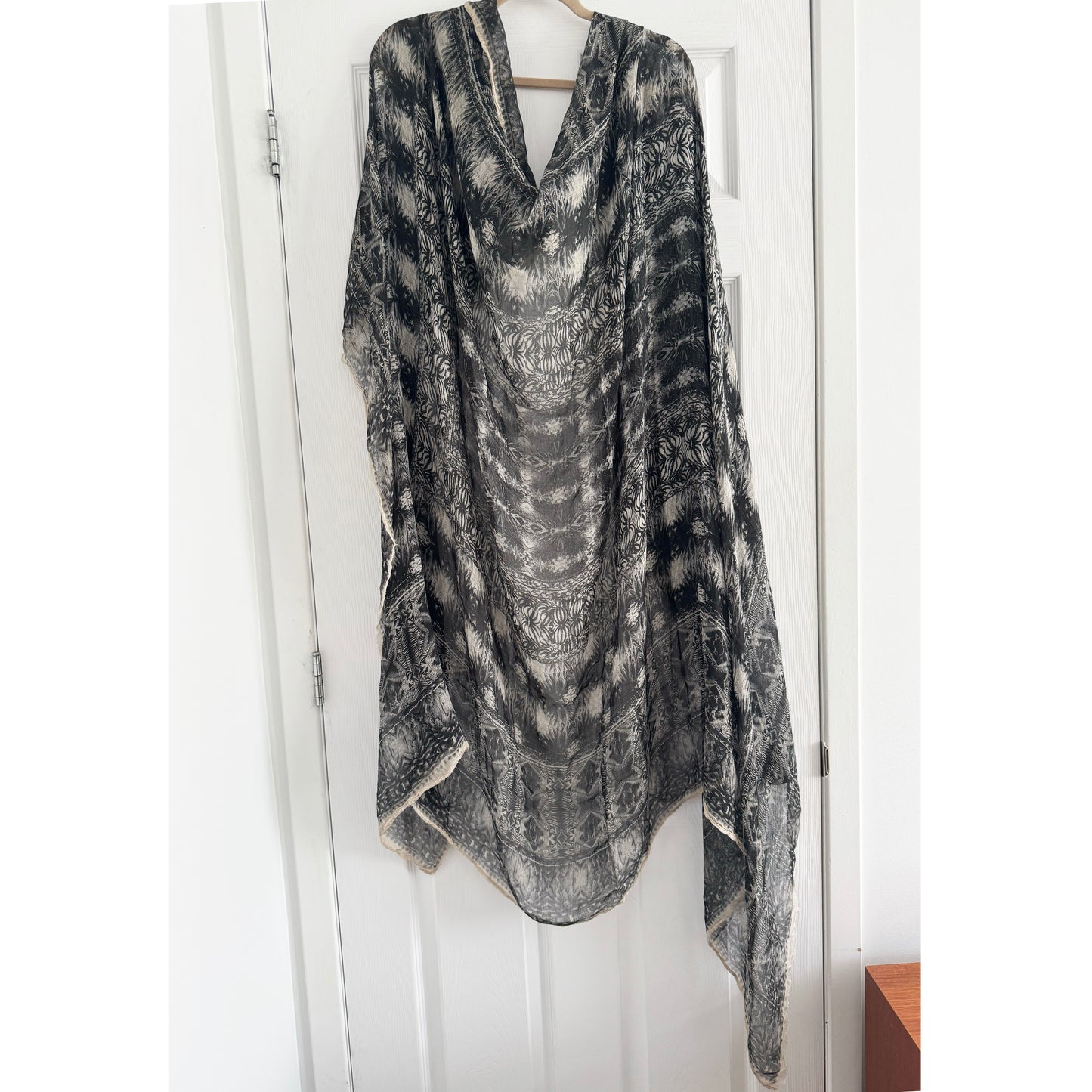 Faliero Sarti Modal/Cashmere Printed Scarf in Black/Ivory