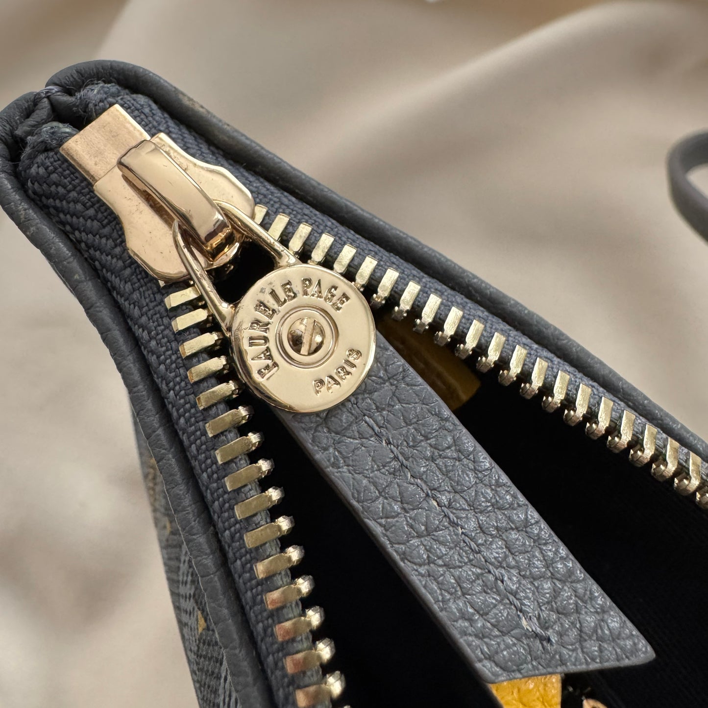 Fauré le Page "Daily Battle 27 w Zip" Tote in Grey