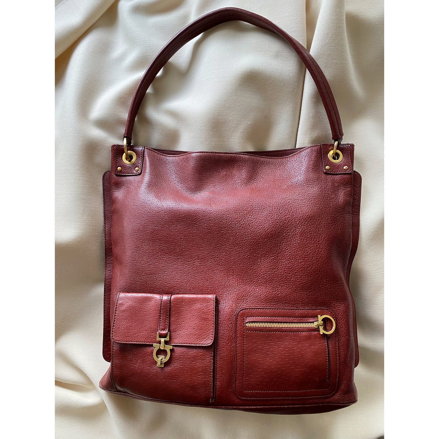 Grand sac fourre-tout Ferragamo en rouge foncé