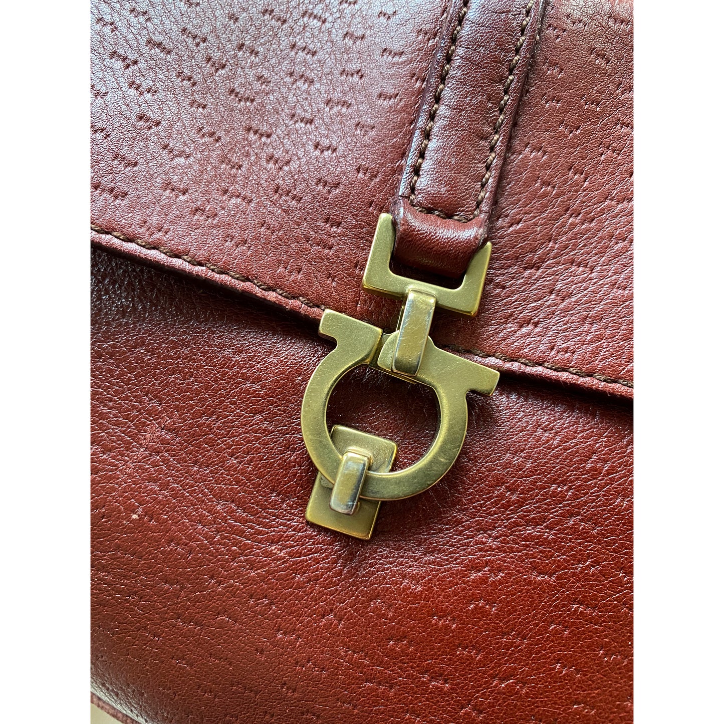 Grand sac fourre-tout Ferragamo en rouge foncé