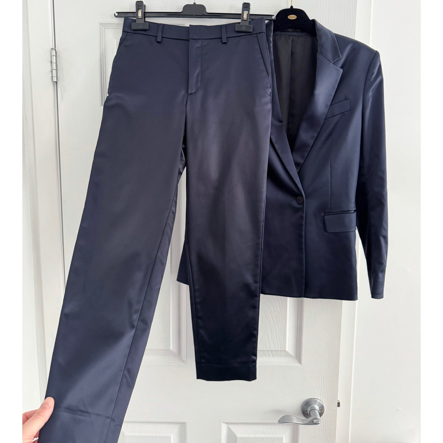 Filippa K "Emma" Cropped Navy Satin Pant, size XXS