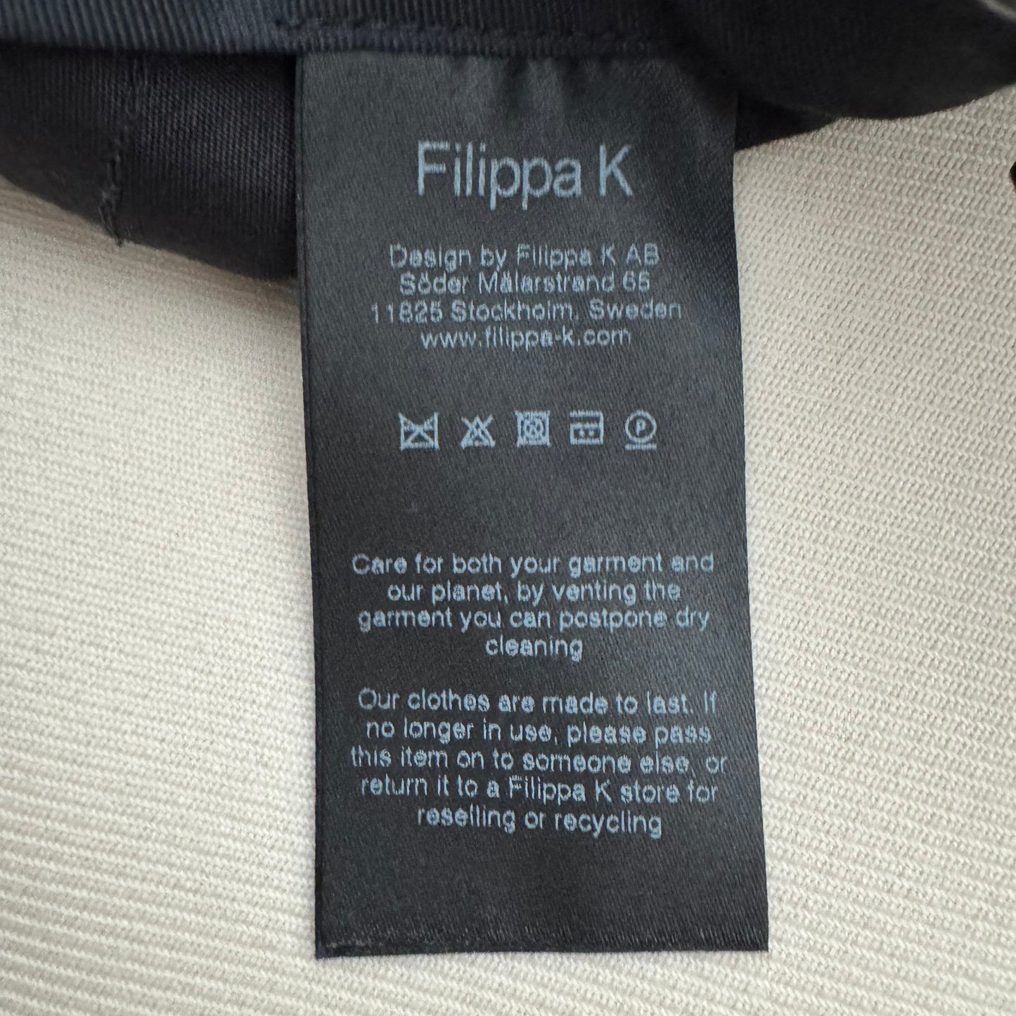 Filippa K "Emma" Cropped Navy Satin Pant, size XXS