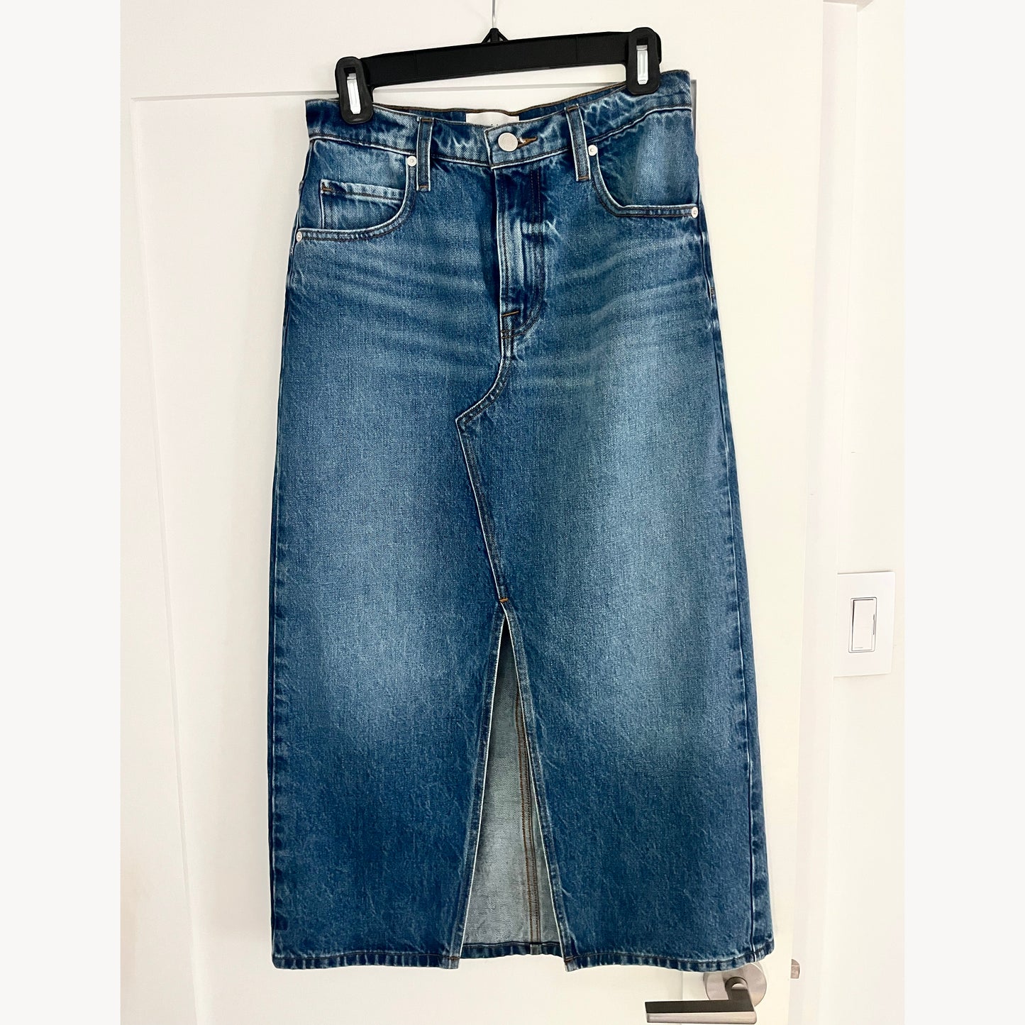 Frame "Midaxi" Denim Skirt in Del Amo, size 25