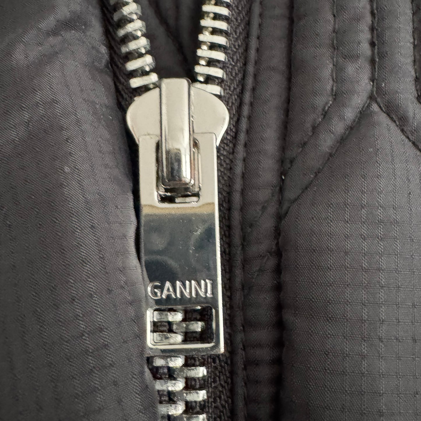 Ganni Quilted jacket in Black, size 36