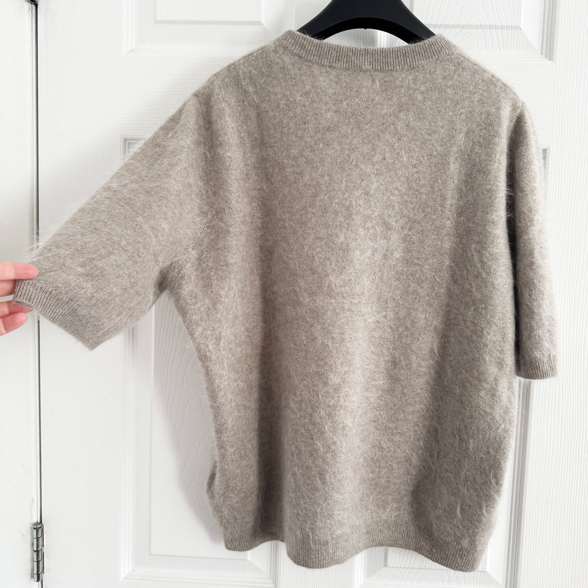 Soft Goat Short Sleeve Brushed Cashmere Sweater in Grey/Beige, size Medium