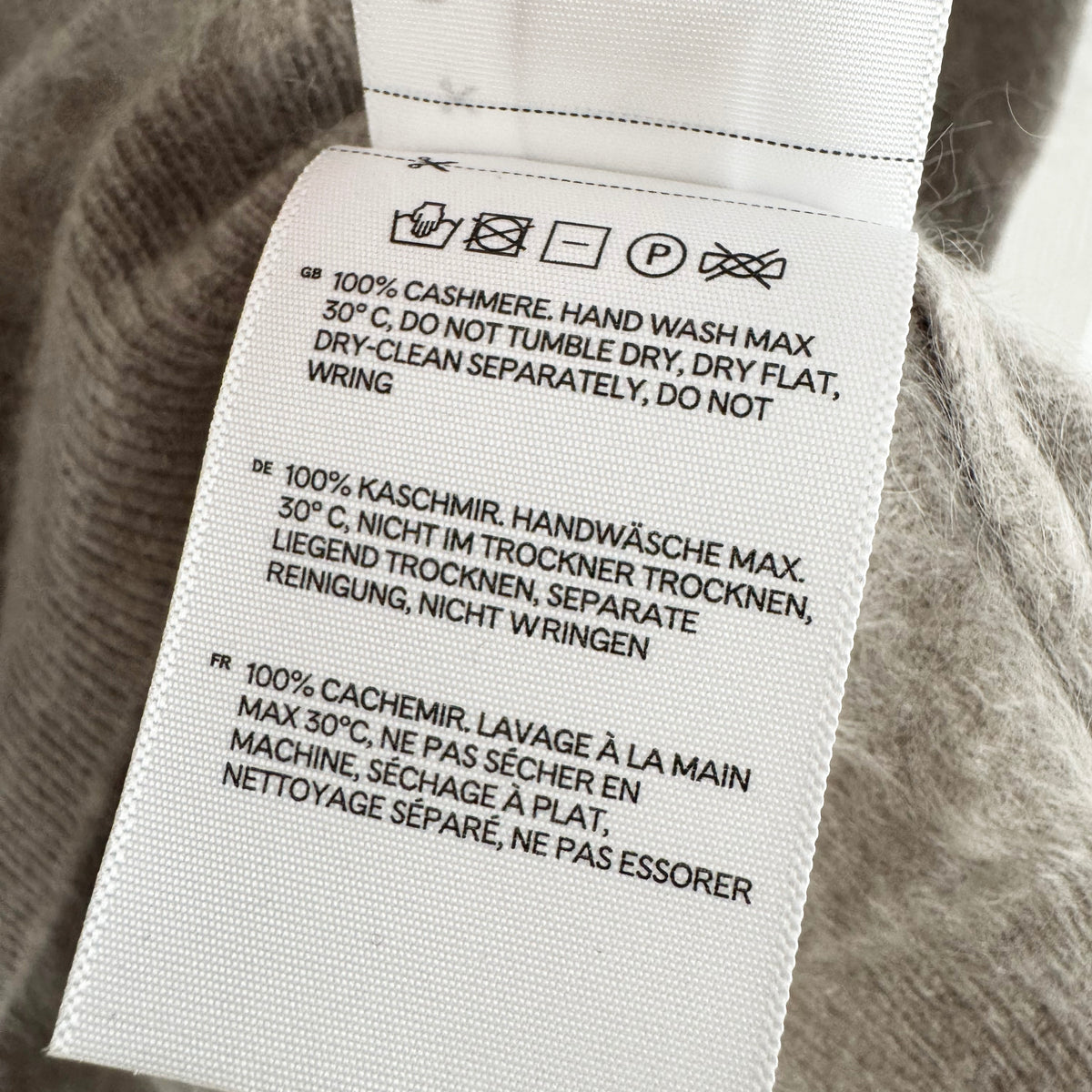 Soft Goat Short Sleeve Brushed Cashmere Sweater in Grey/Beige, size Medium