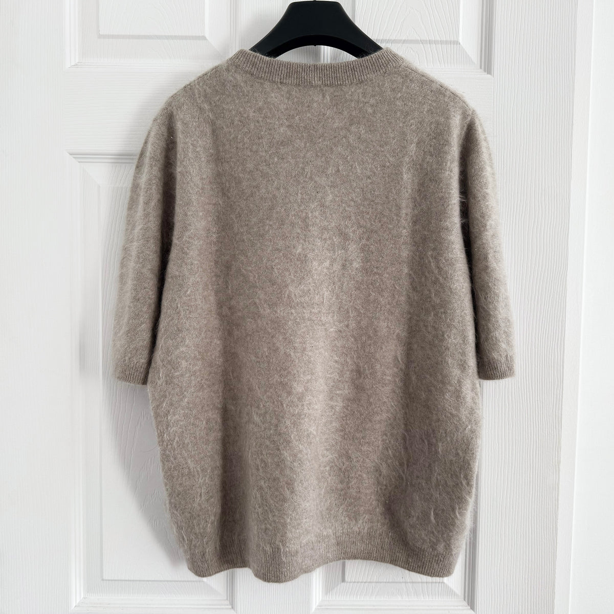 Soft Goat Short Sleeve Brushed Cashmere Sweater in Grey/Beige, size Medium