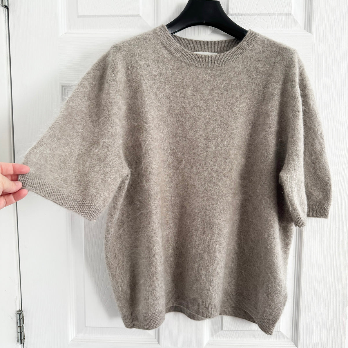 Soft Goat Short Sleeve Brushed Cashmere Sweater in Grey/Beige, size Medium