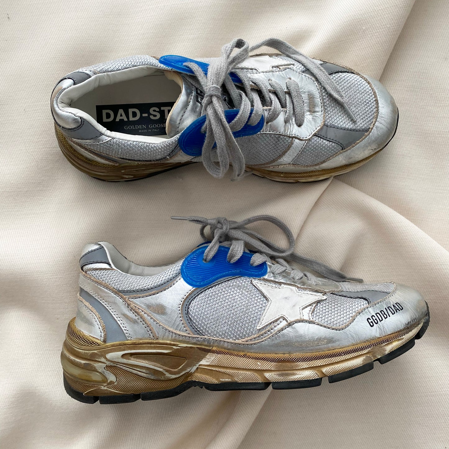 Golden Goose Dad Star Sneaker in Silver/Blue, size 38