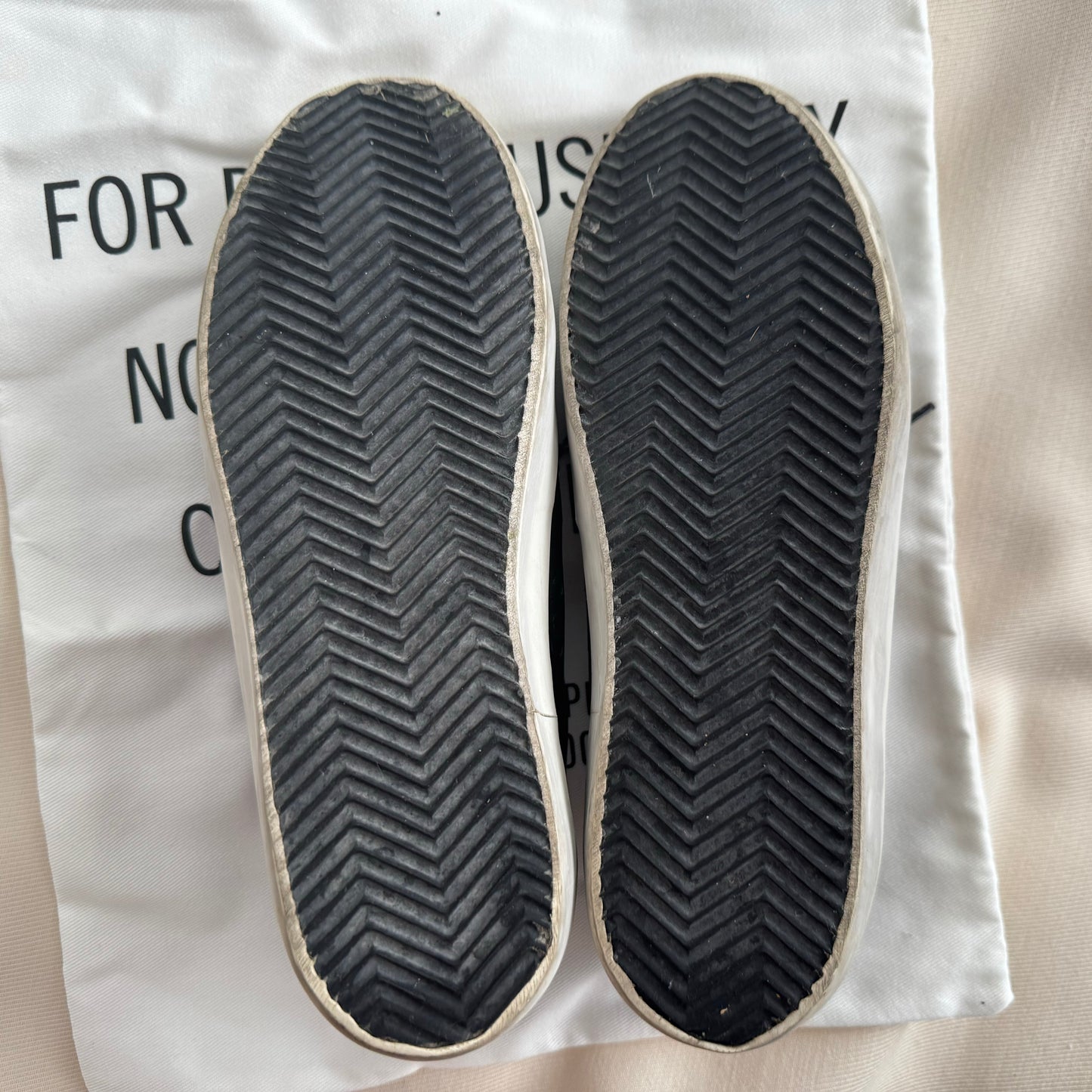 Golden Goose Superstar Classic Sneaker in Black, size 38