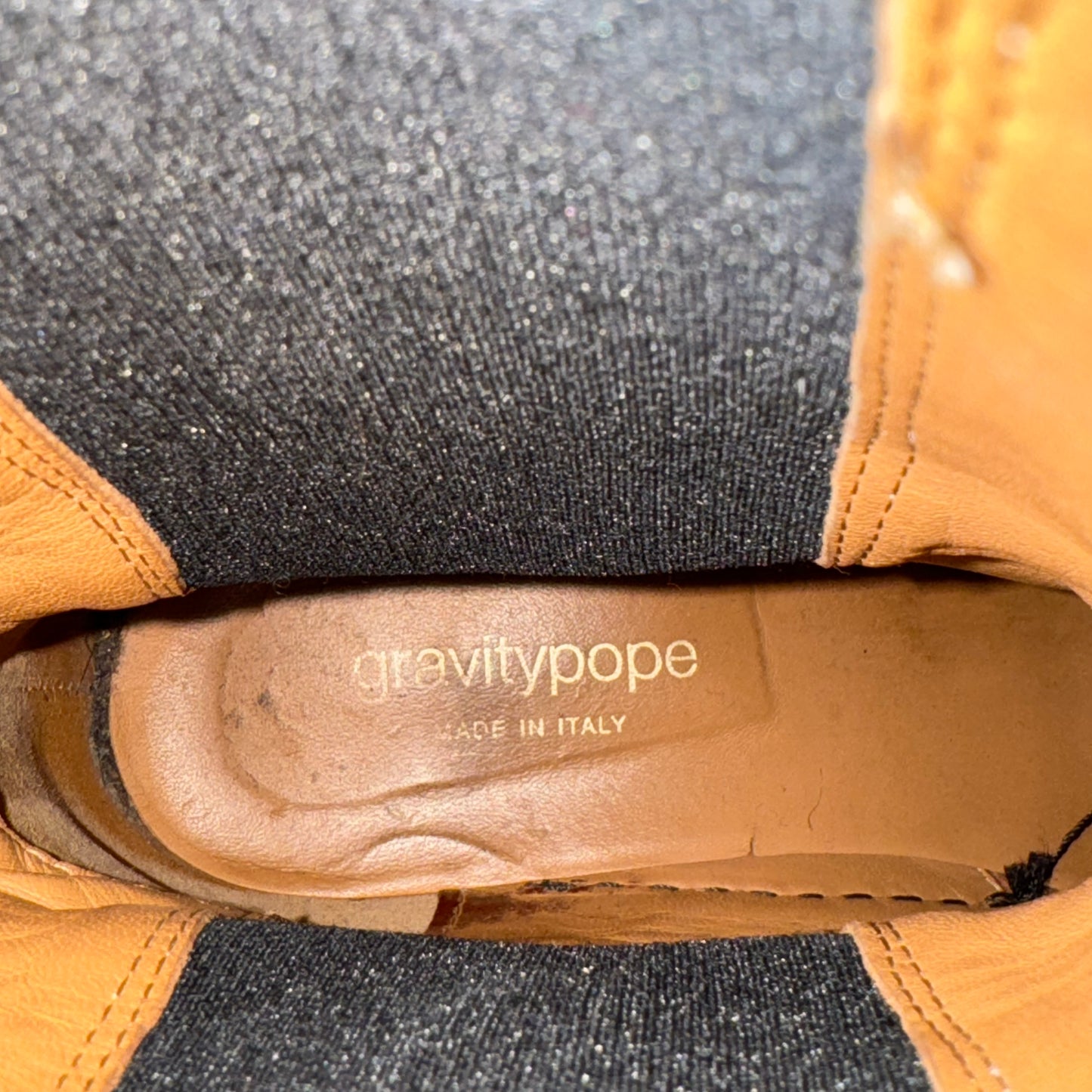 Gravity Pope Lug Sole Chelsea Boots in Off-White, size 38