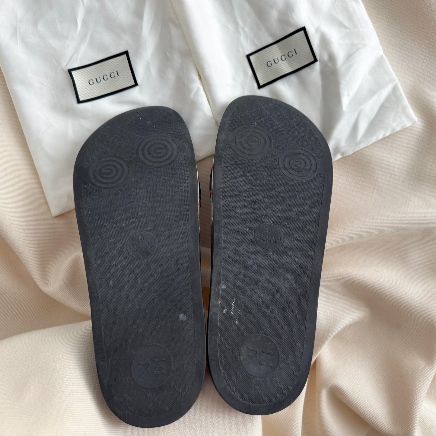 ** MENS ** GUCCI Pursuit Rubber Slides, size 14